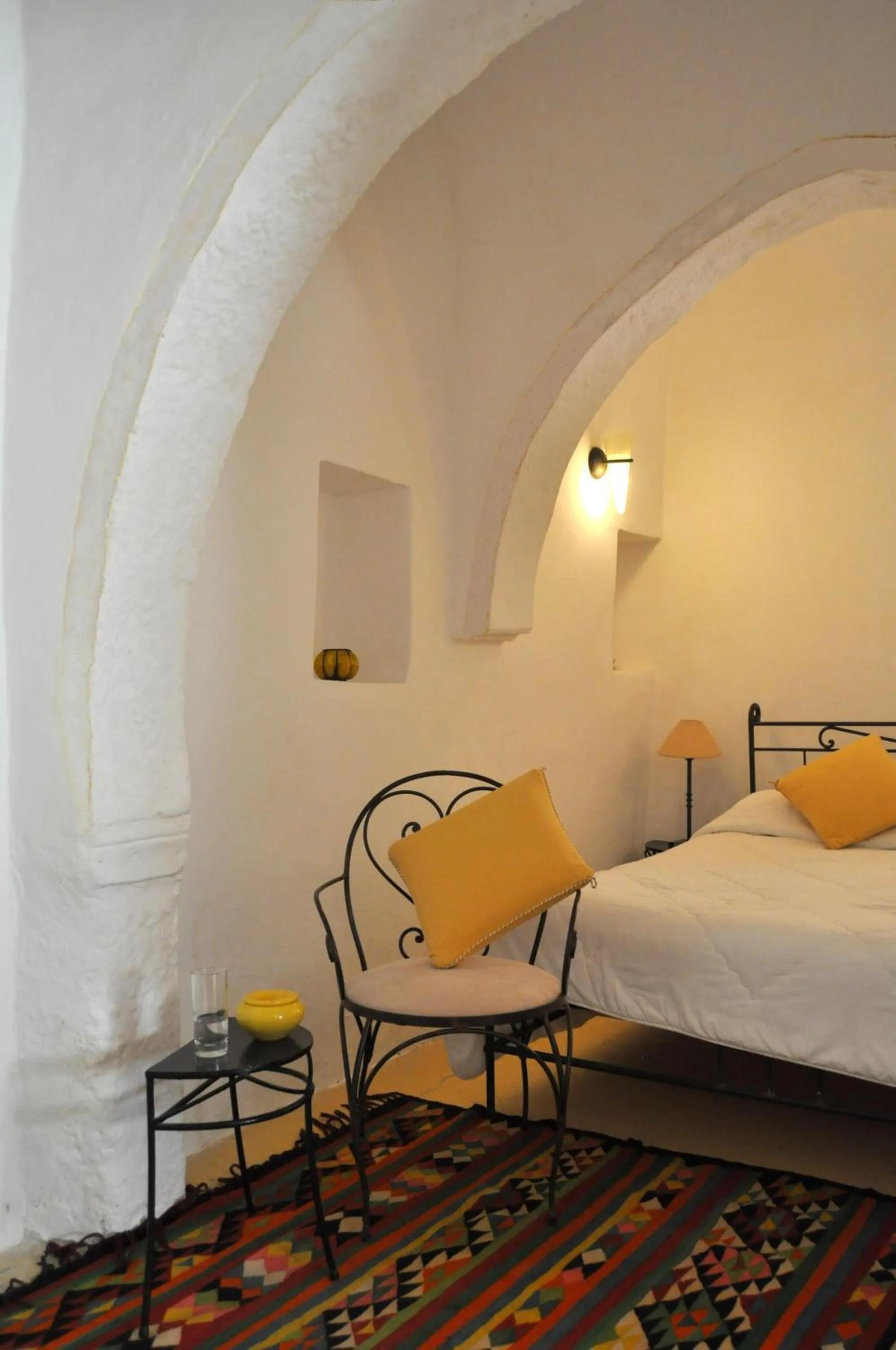 Seating area, Bed in Hotel Dar Dhiafa