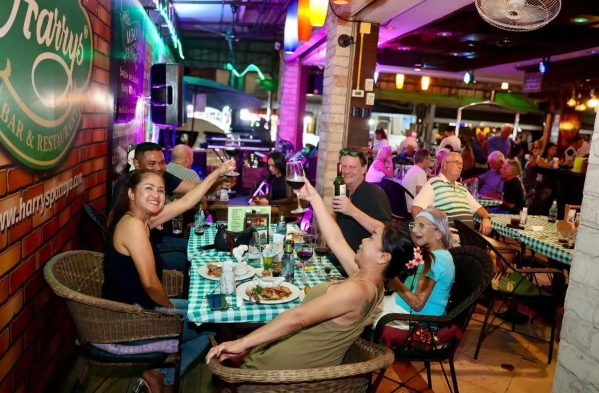 Harrys Hotel Bar & Restaurant