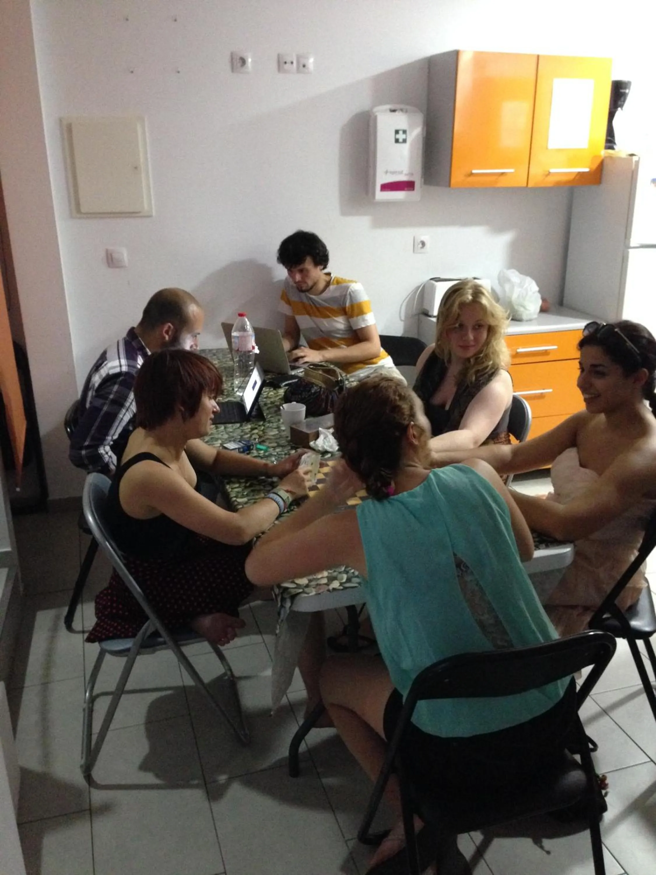 Restaurant/places to eat in Hostelscat