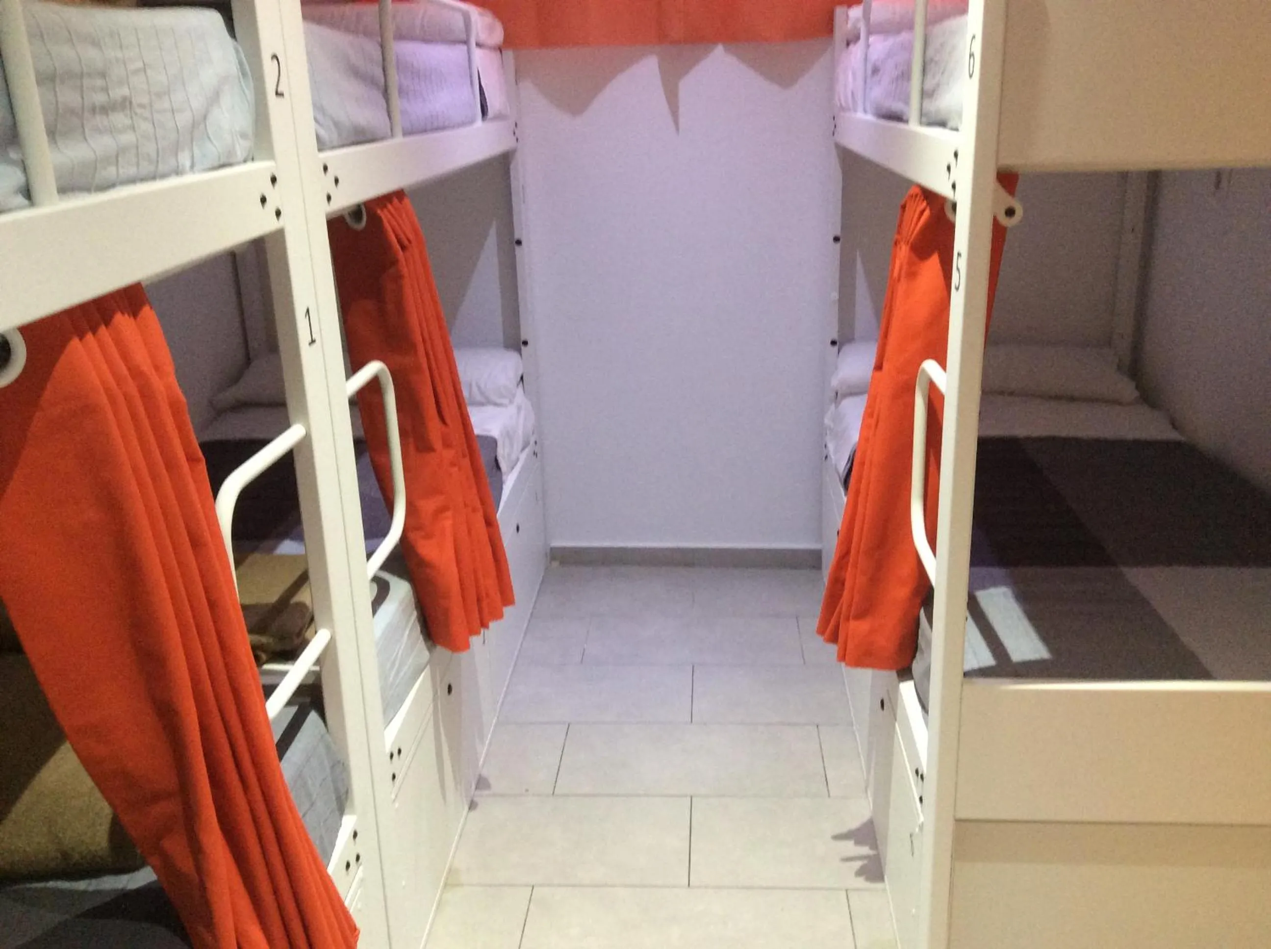 Photo of the whole room in Hostelscat