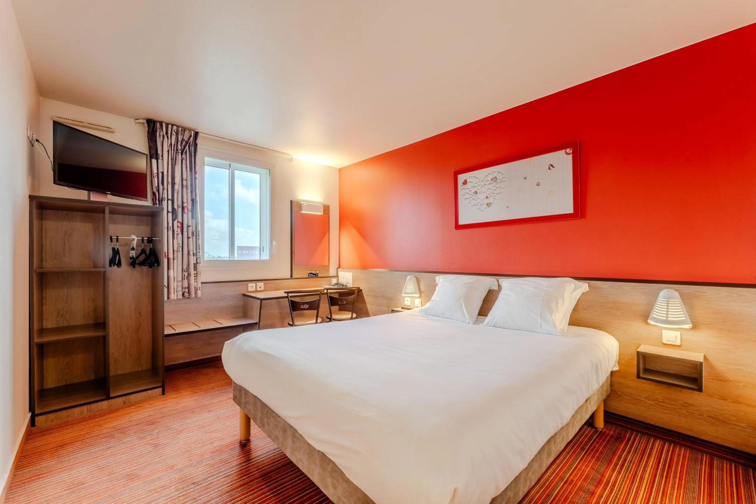 Photo of the whole room, Bed in Ace Hotel Noyelles