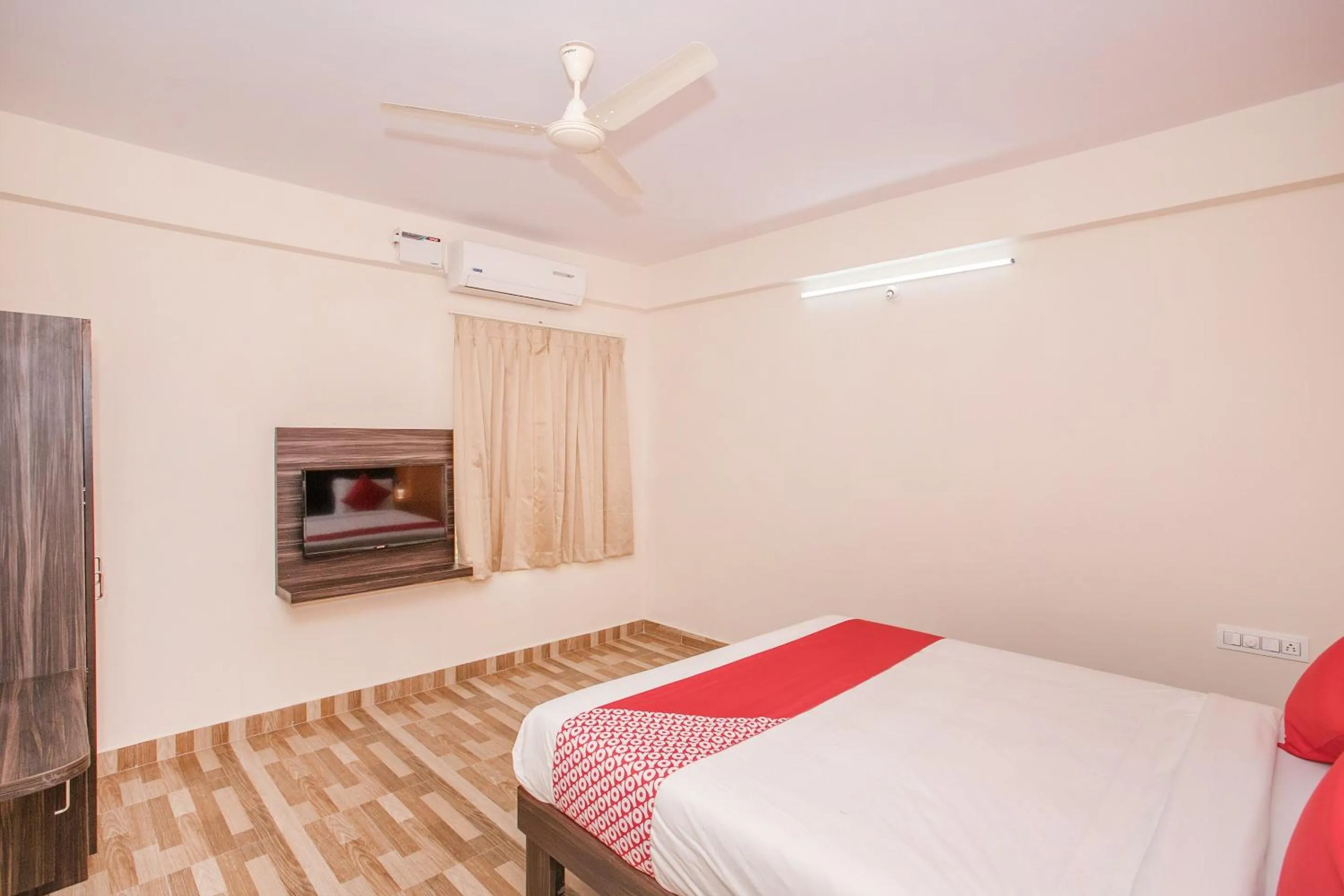 Bedroom, Bed in Hotel O PMR Near Ascendas Park Square Mall