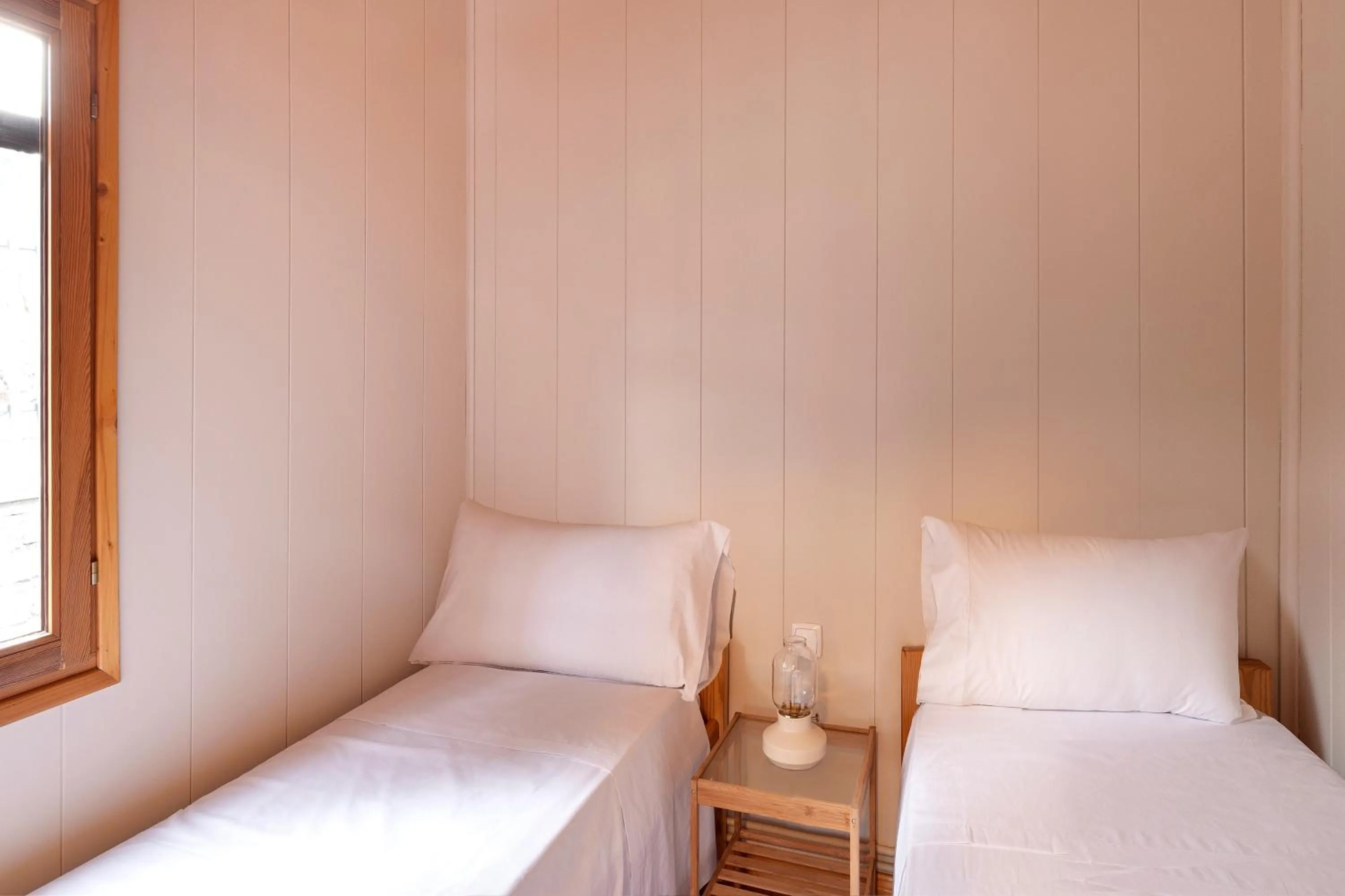 Bedroom, Bed in wecamp Pirineos