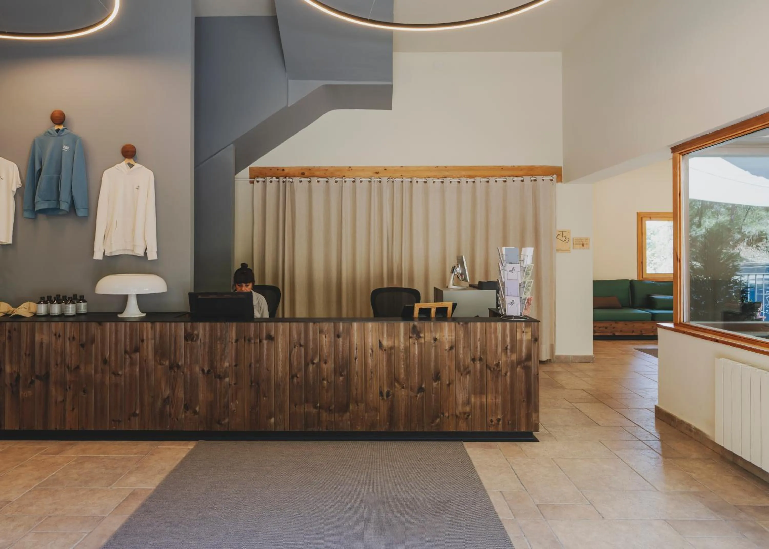 Lobby or reception in wecamp Pirineos