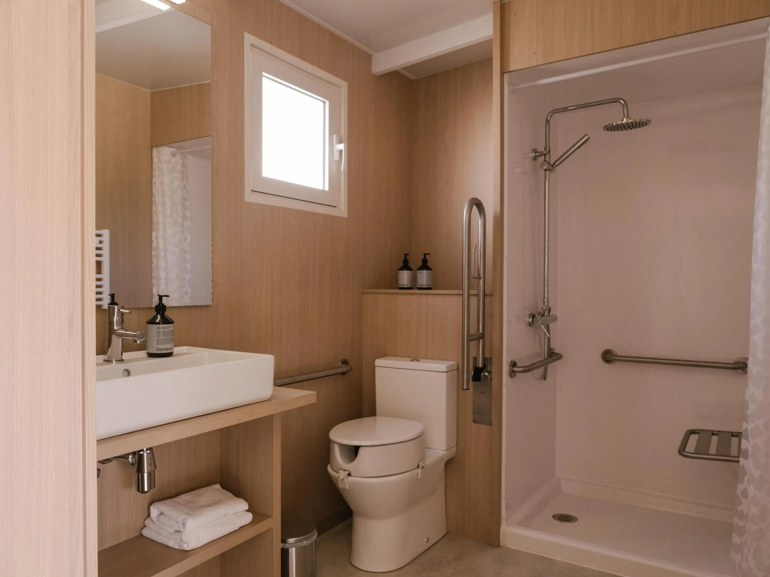 Shower in wecamp Pirineos