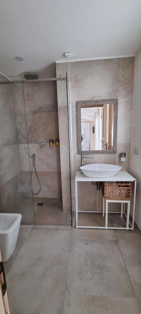 Bathroom in CORALLI DEL PLEMMIRIO