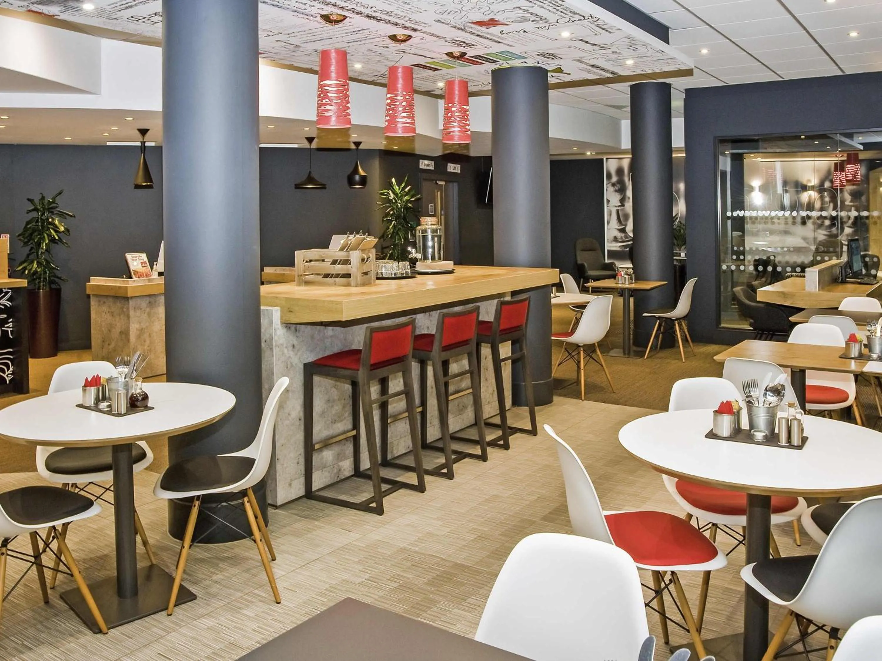 Restaurant/places to eat in Ibis Sheffield City
