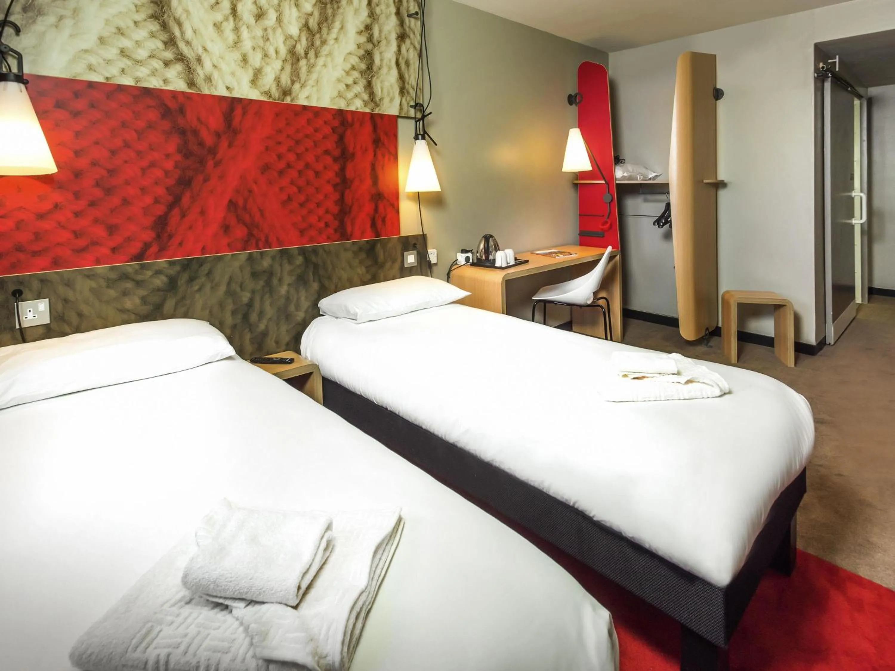 Bedroom, Bed in Ibis Sheffield City