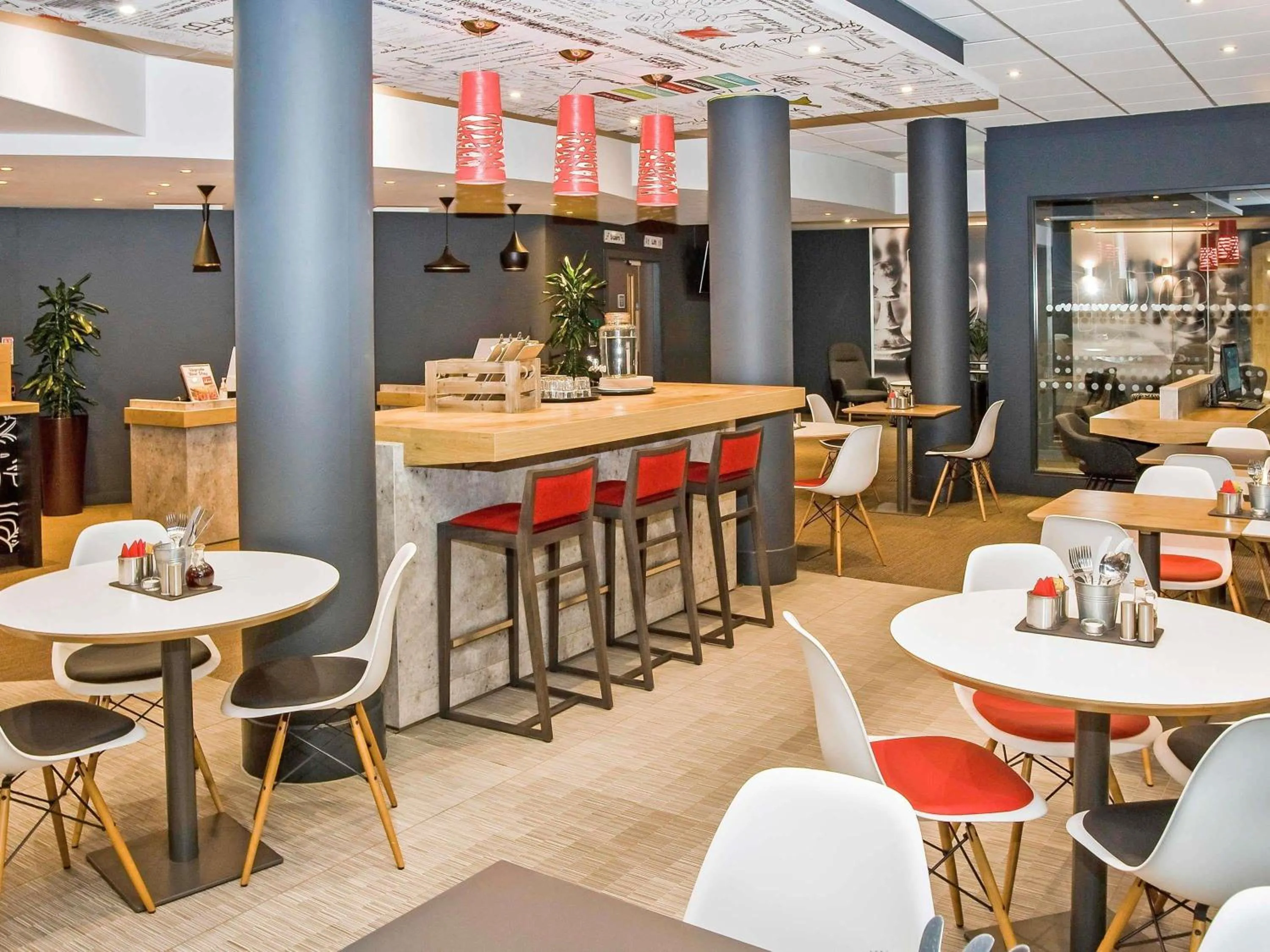 Lounge or bar in Ibis Sheffield City