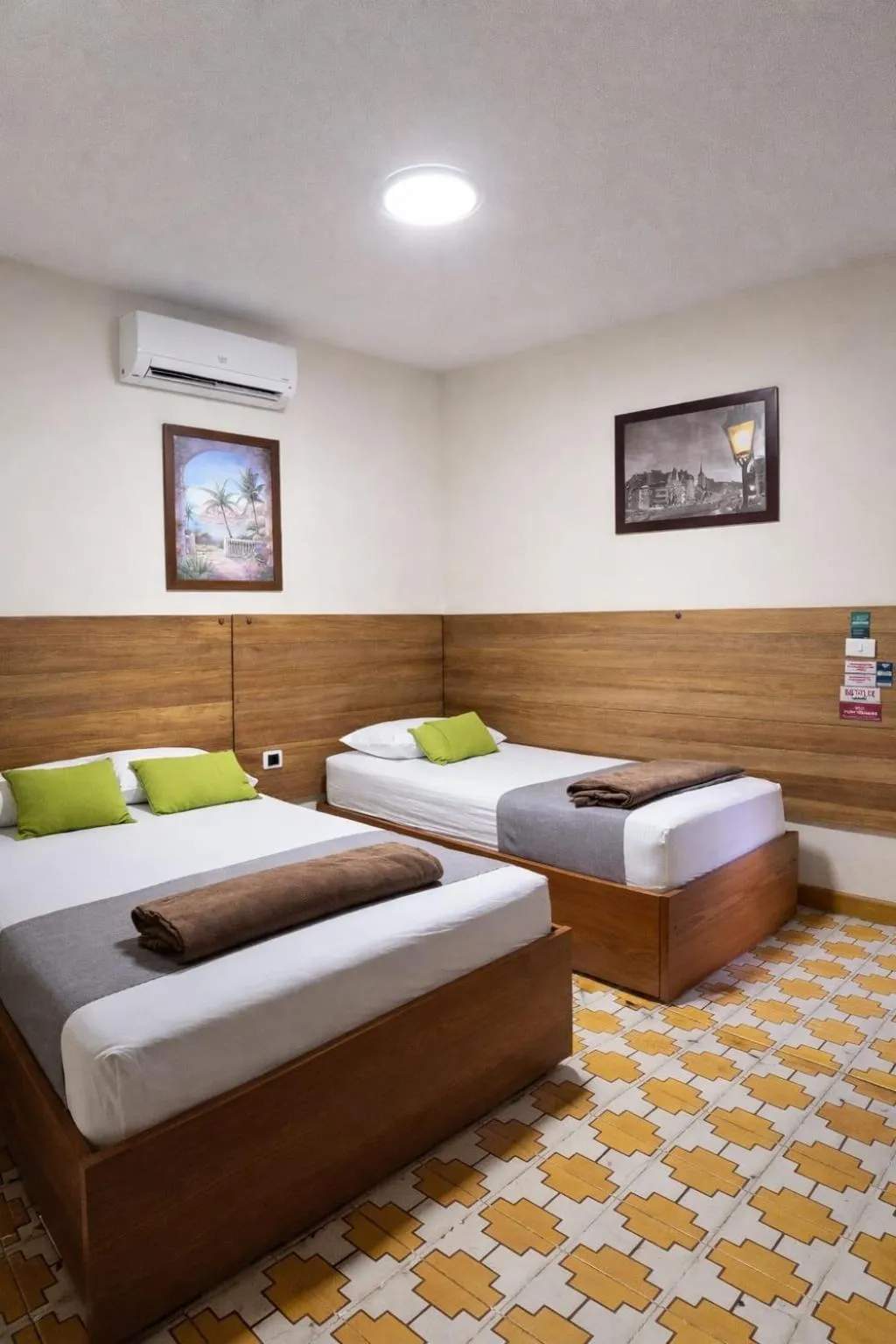 Bed in Hotel Skal Inn