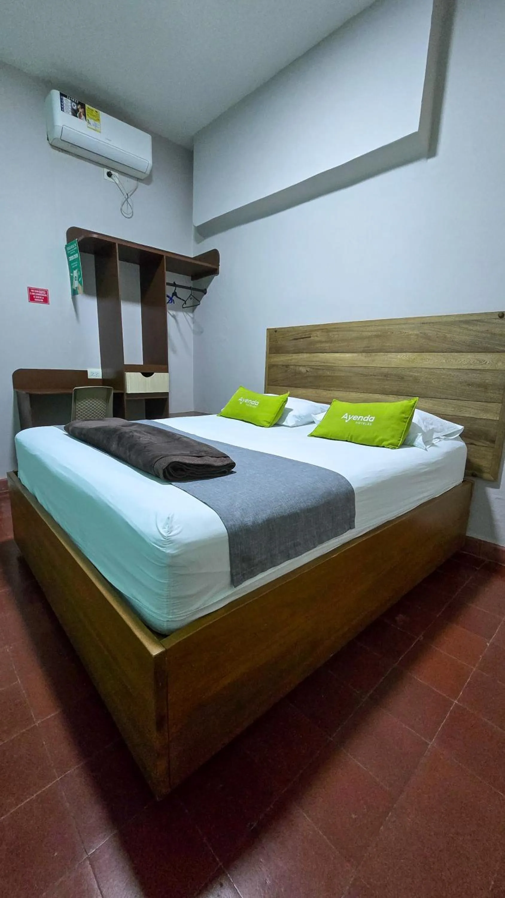 Bed in Hotel Skal Inn