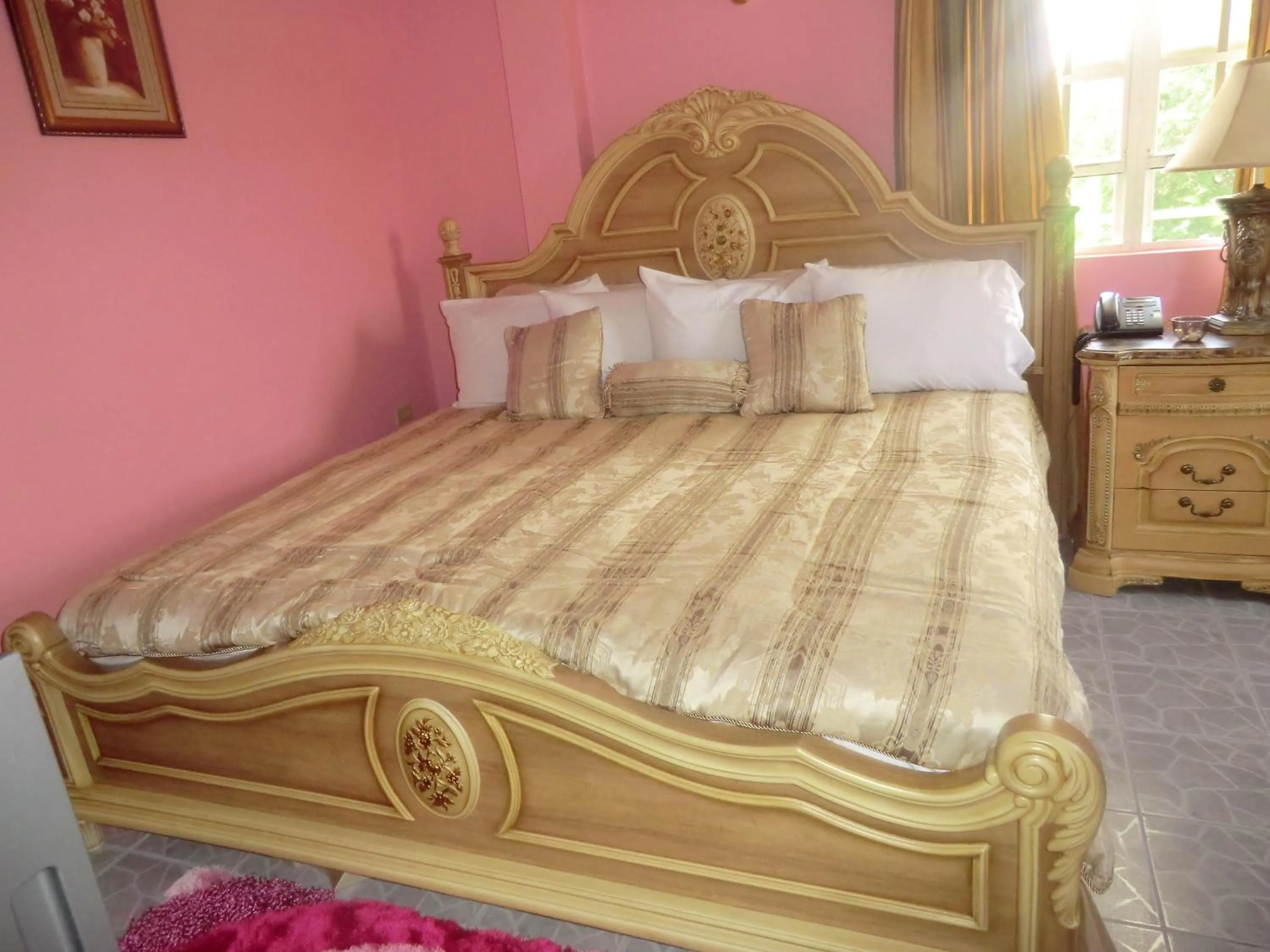 Bed in PG Quality Inn