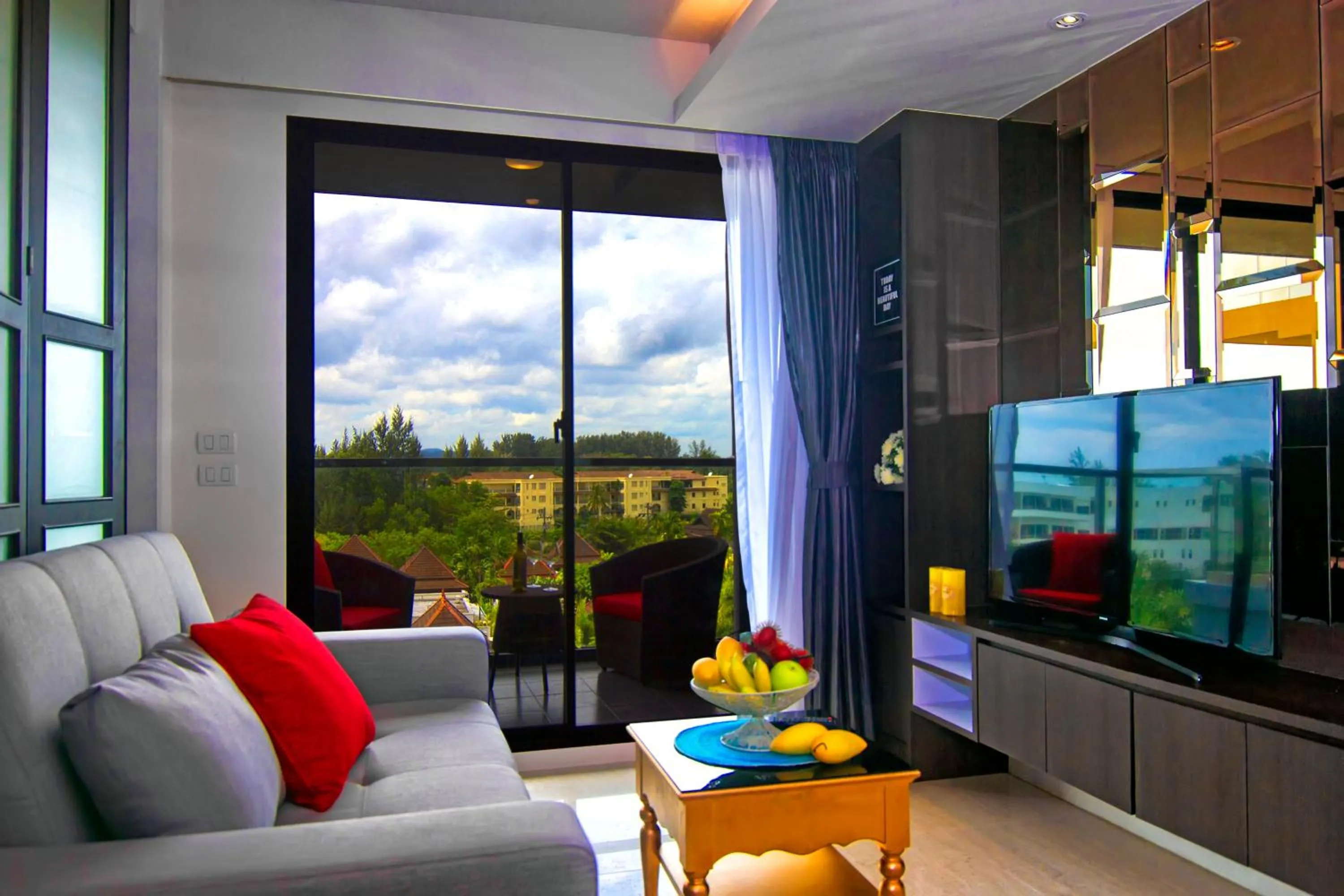 TV and multimedia in The Aristo by Holy Cow, 2-BR, mountain view