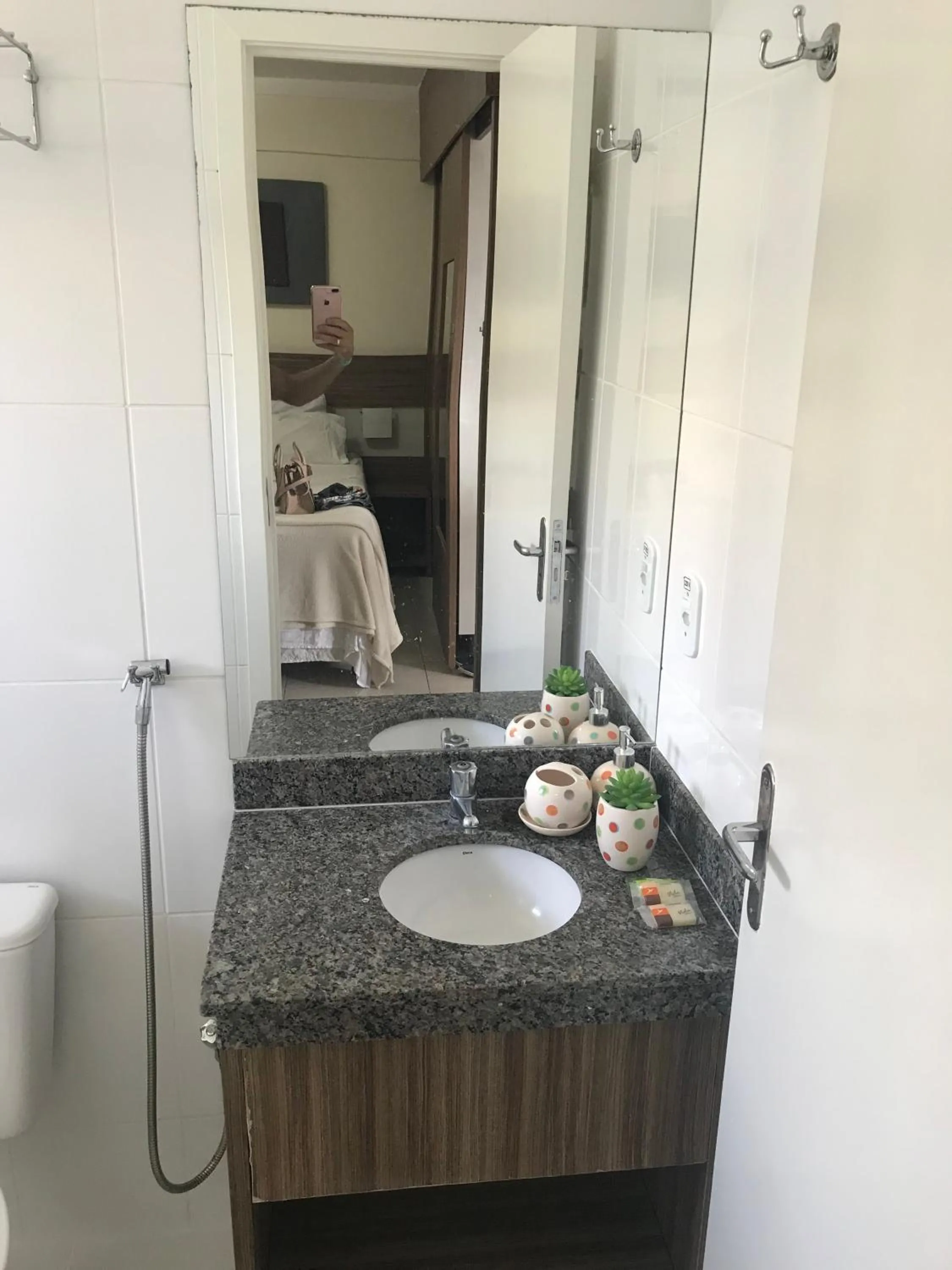 Bathroom in Lacqua diRoma II