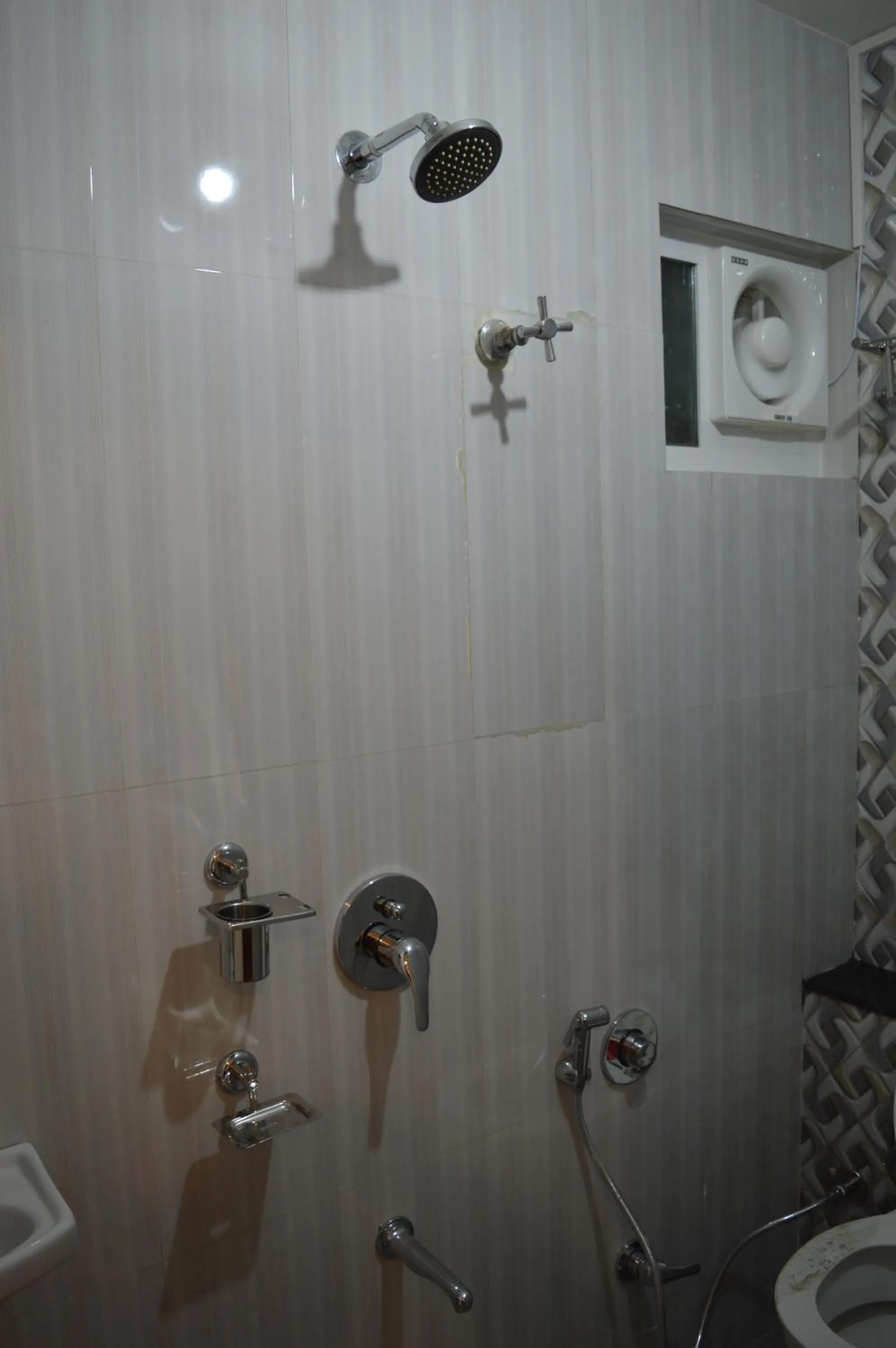 Shower in Hotel Nova Havana