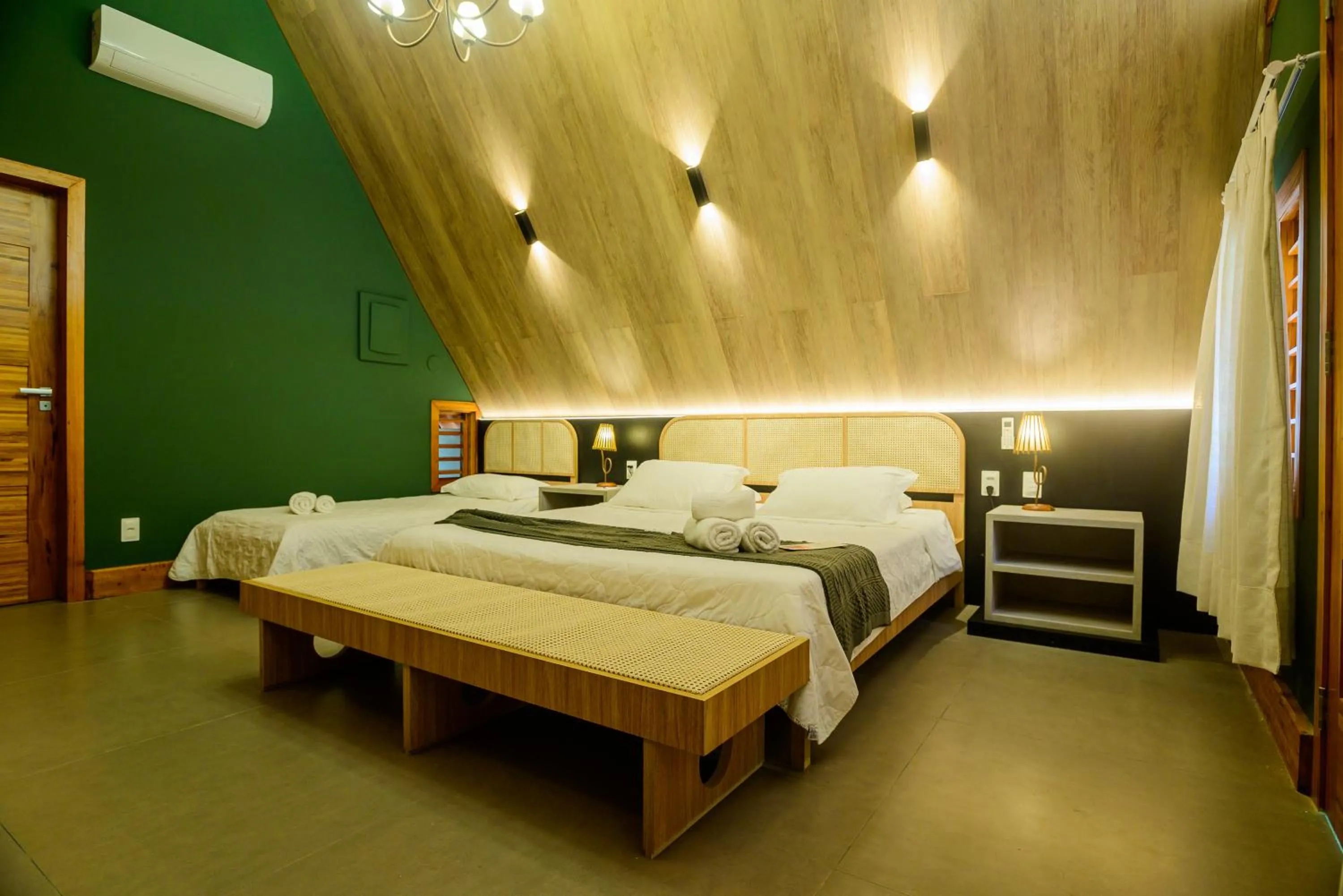 Photo of the whole room, Bed in Hotel Vale das Nuvens