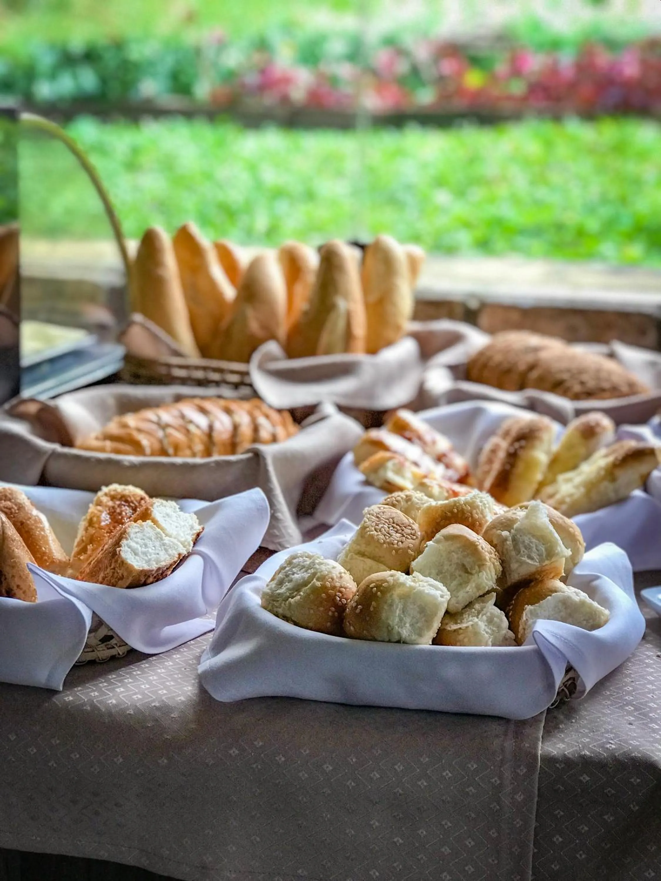 Breakfast in Hotel Vale das Nuvens