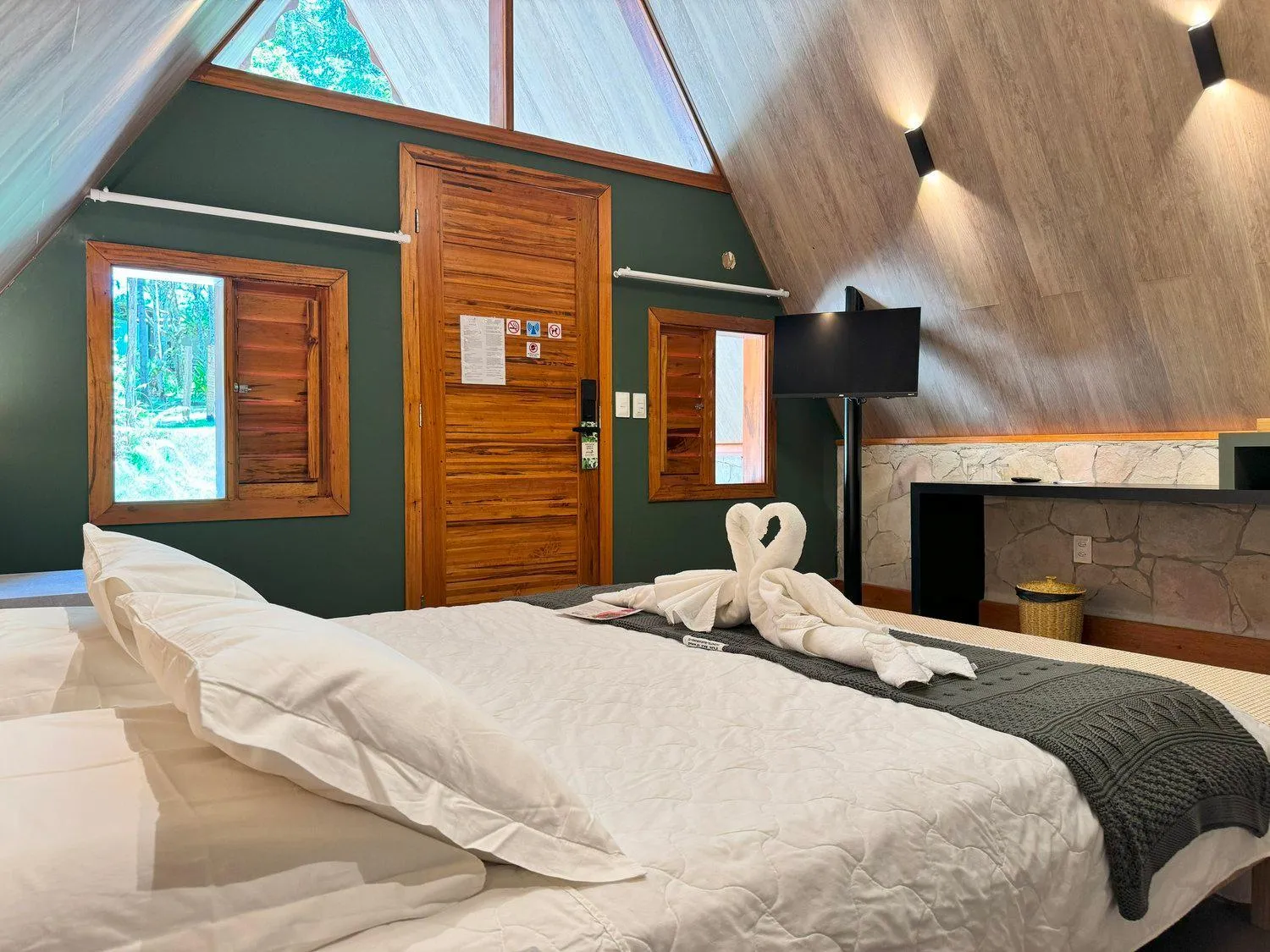 Bedroom, Bed in Hotel Vale das Nuvens