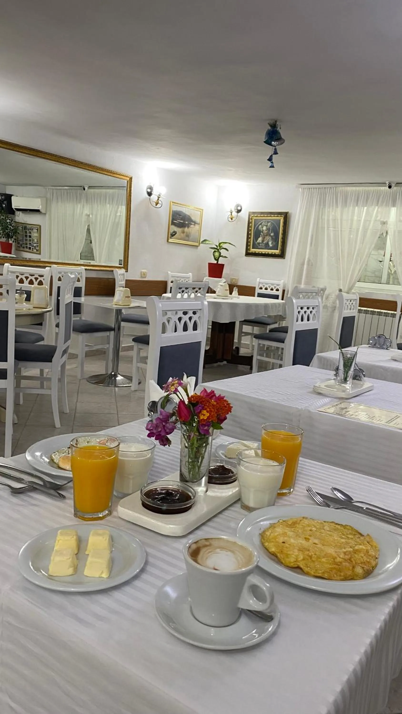 Breakfast in Hotel Kaduku