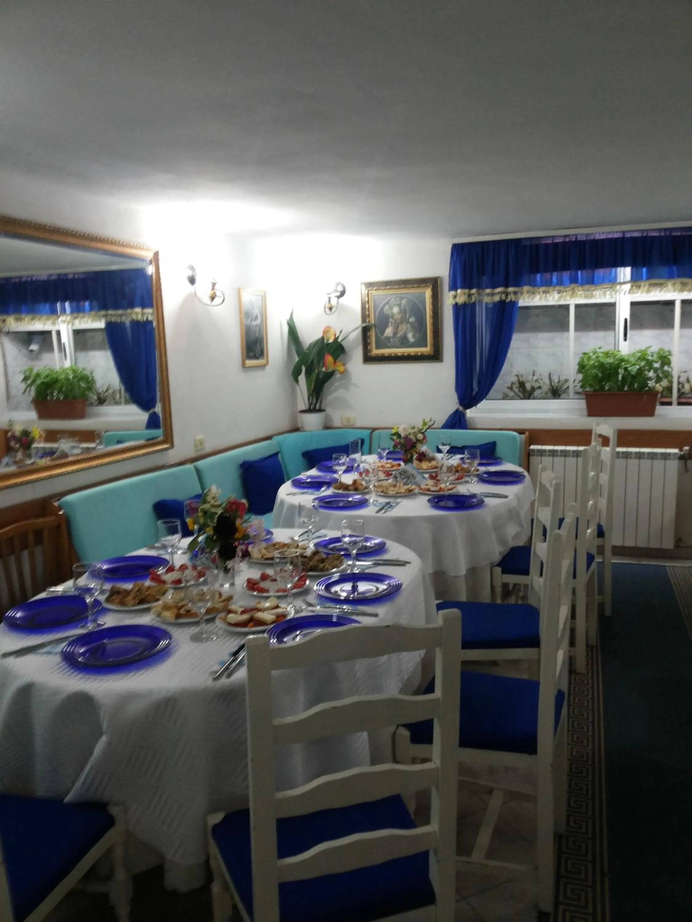 Restaurant/places to eat in Hotel Kaduku