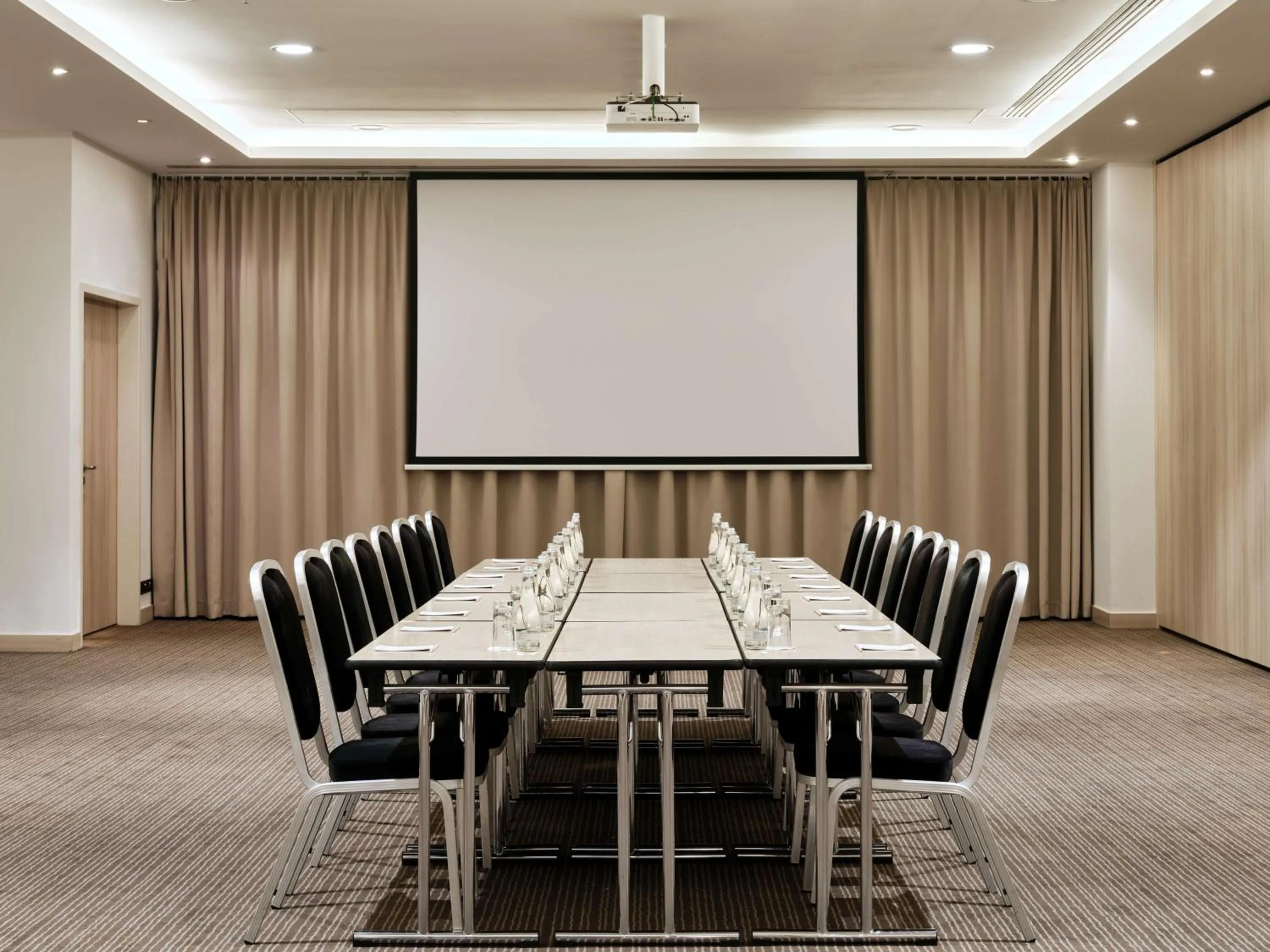 Meeting/conference room in Park Inn by Radisson Krakow