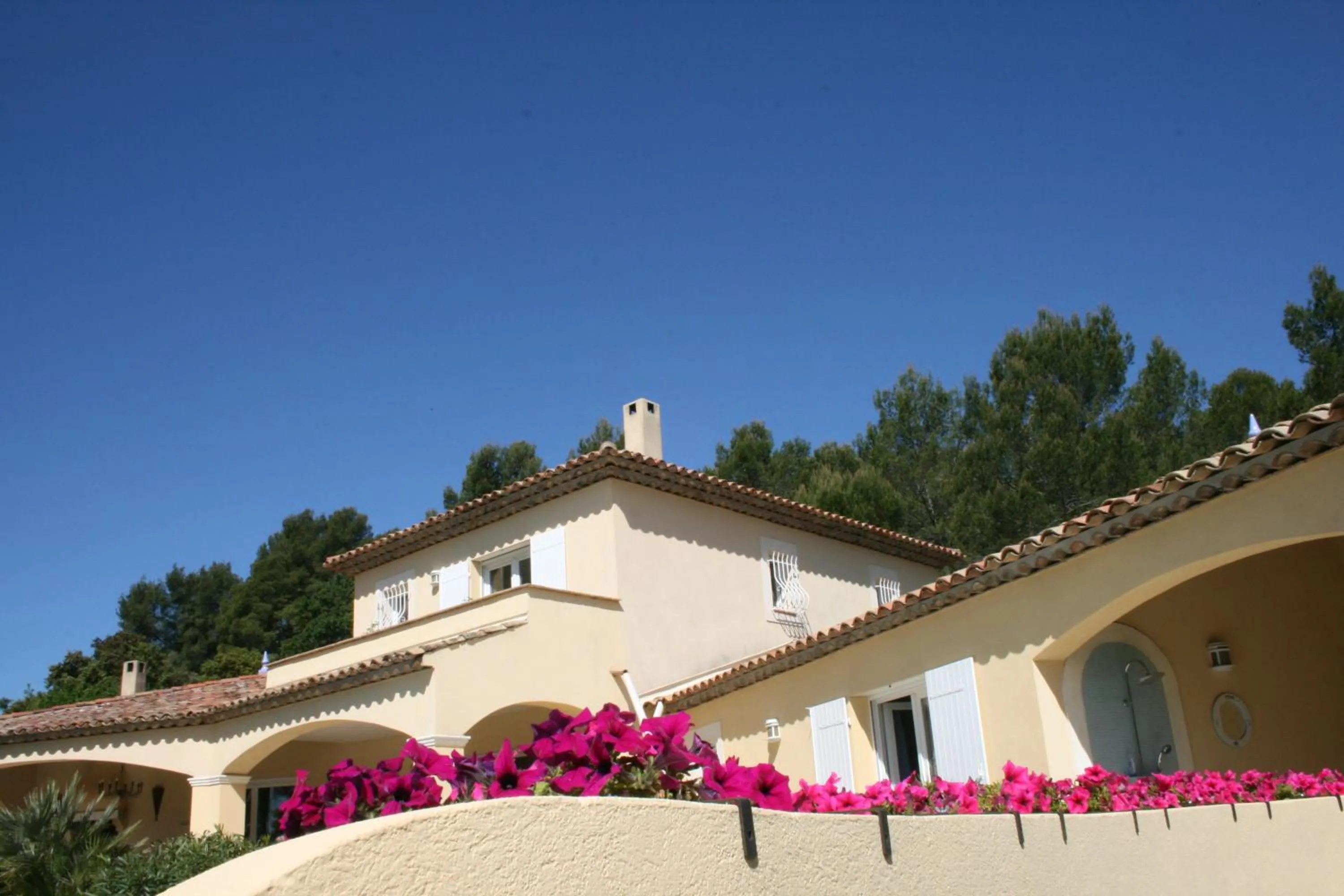 Facade/entrance in Les Pitounus