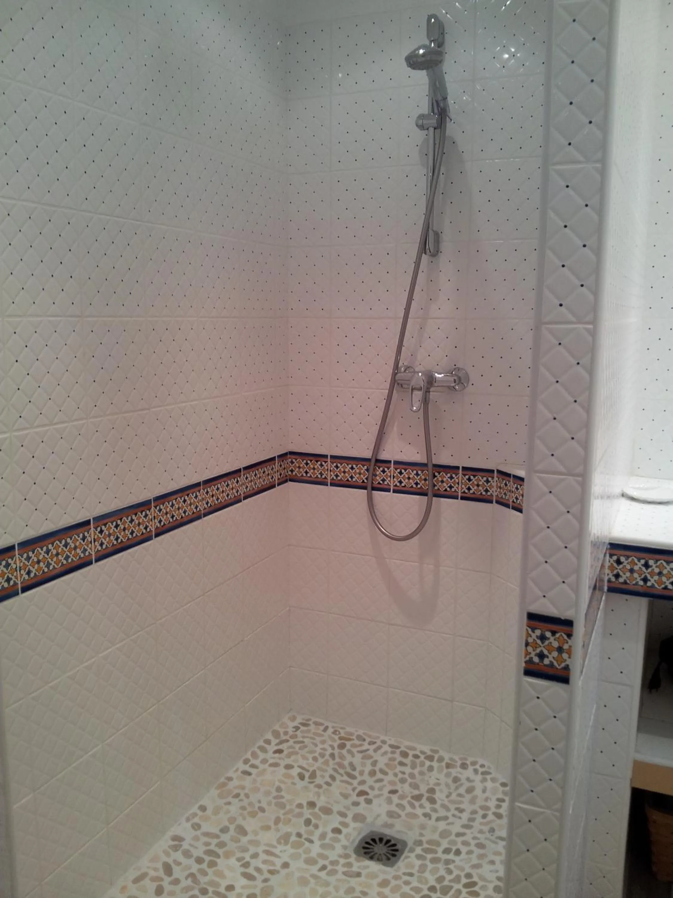 Shower in Les Pitounus