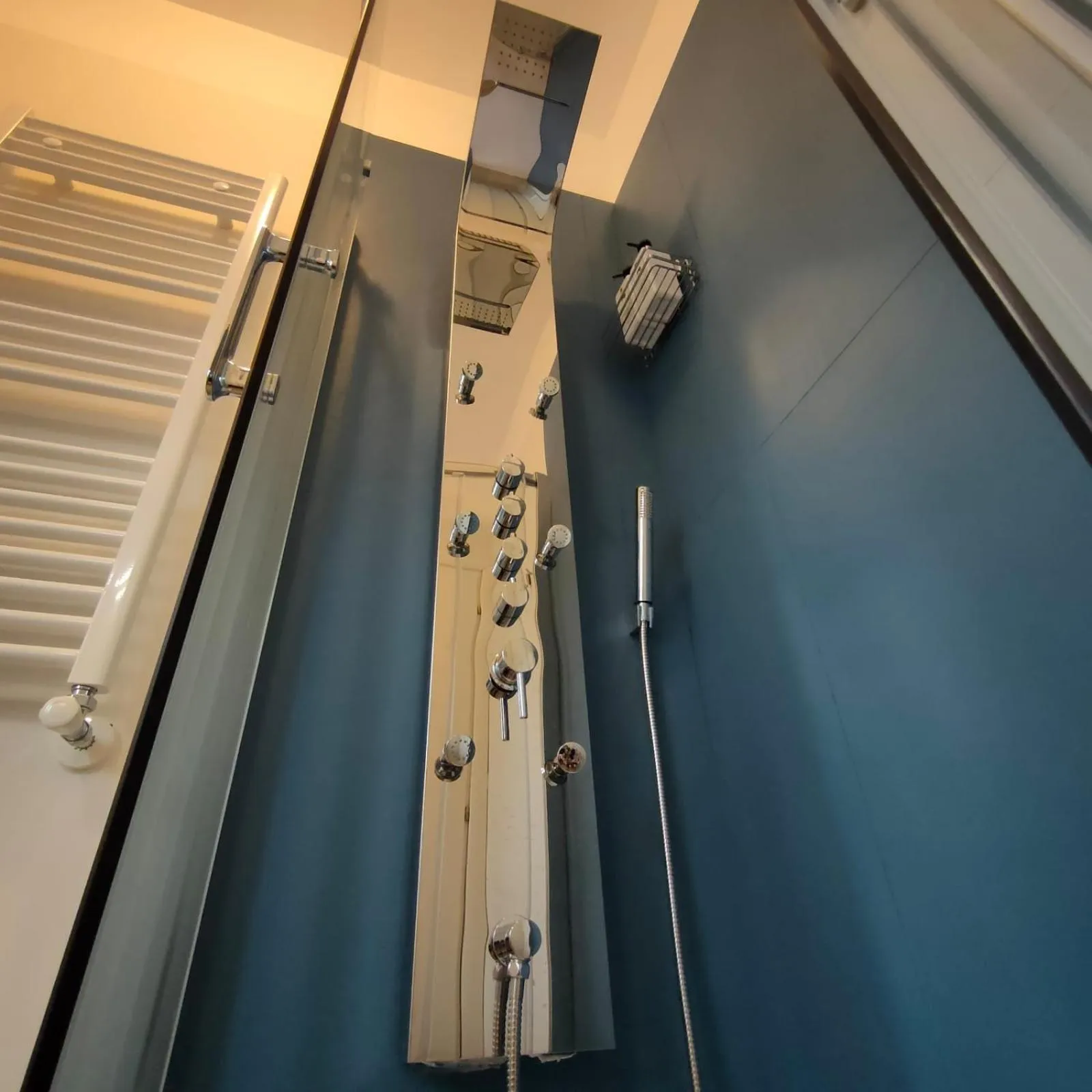 Shower in The 6th Floor