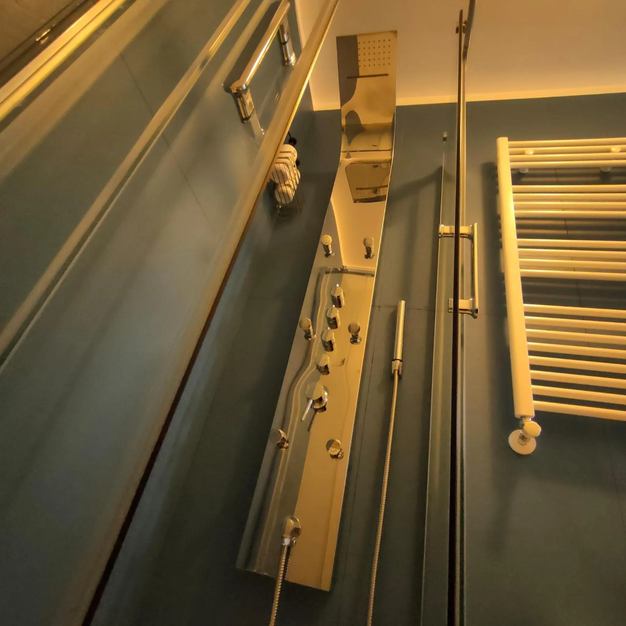 Shower in The 6th Floor