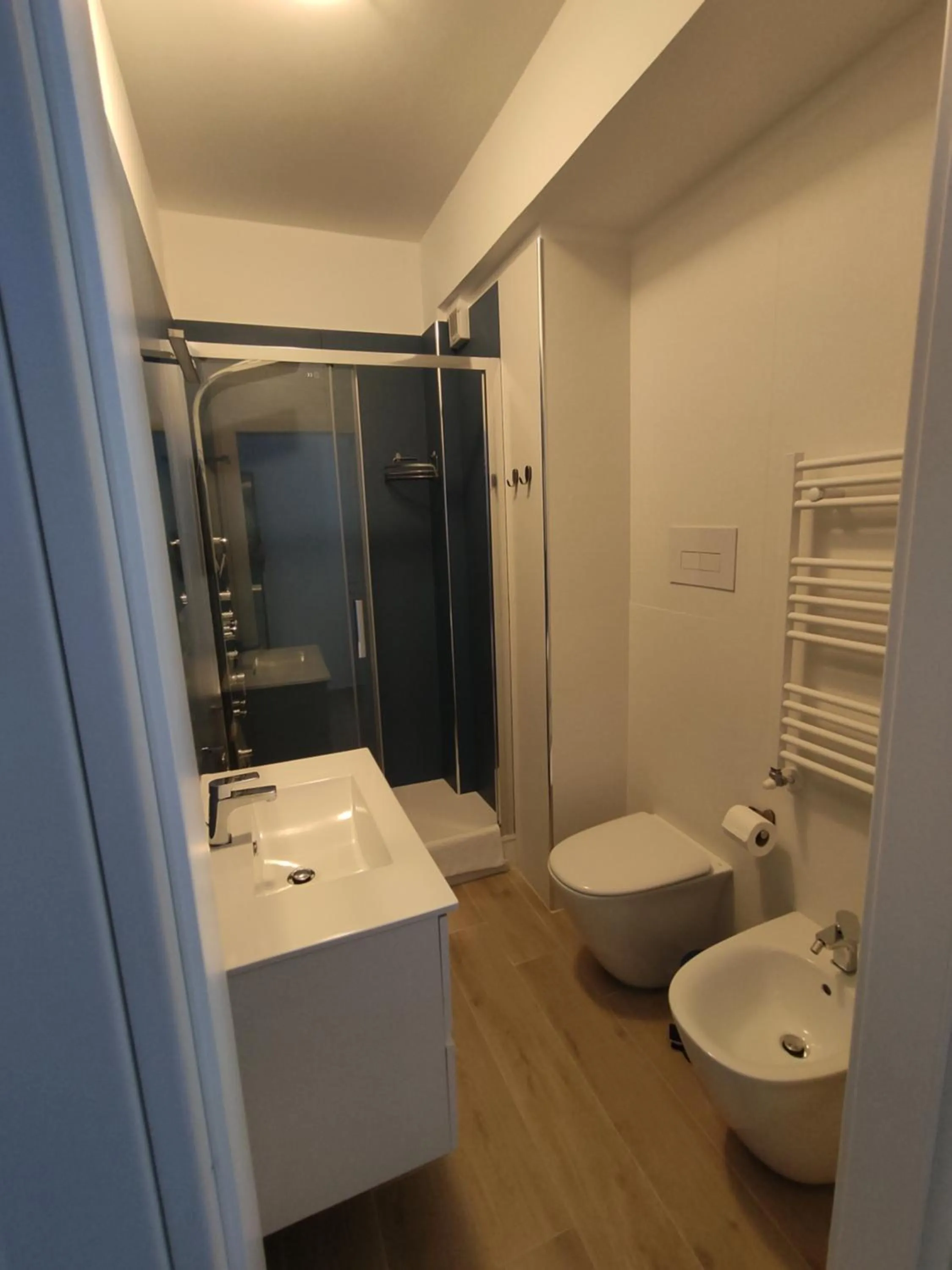 Shower in The 6th Floor