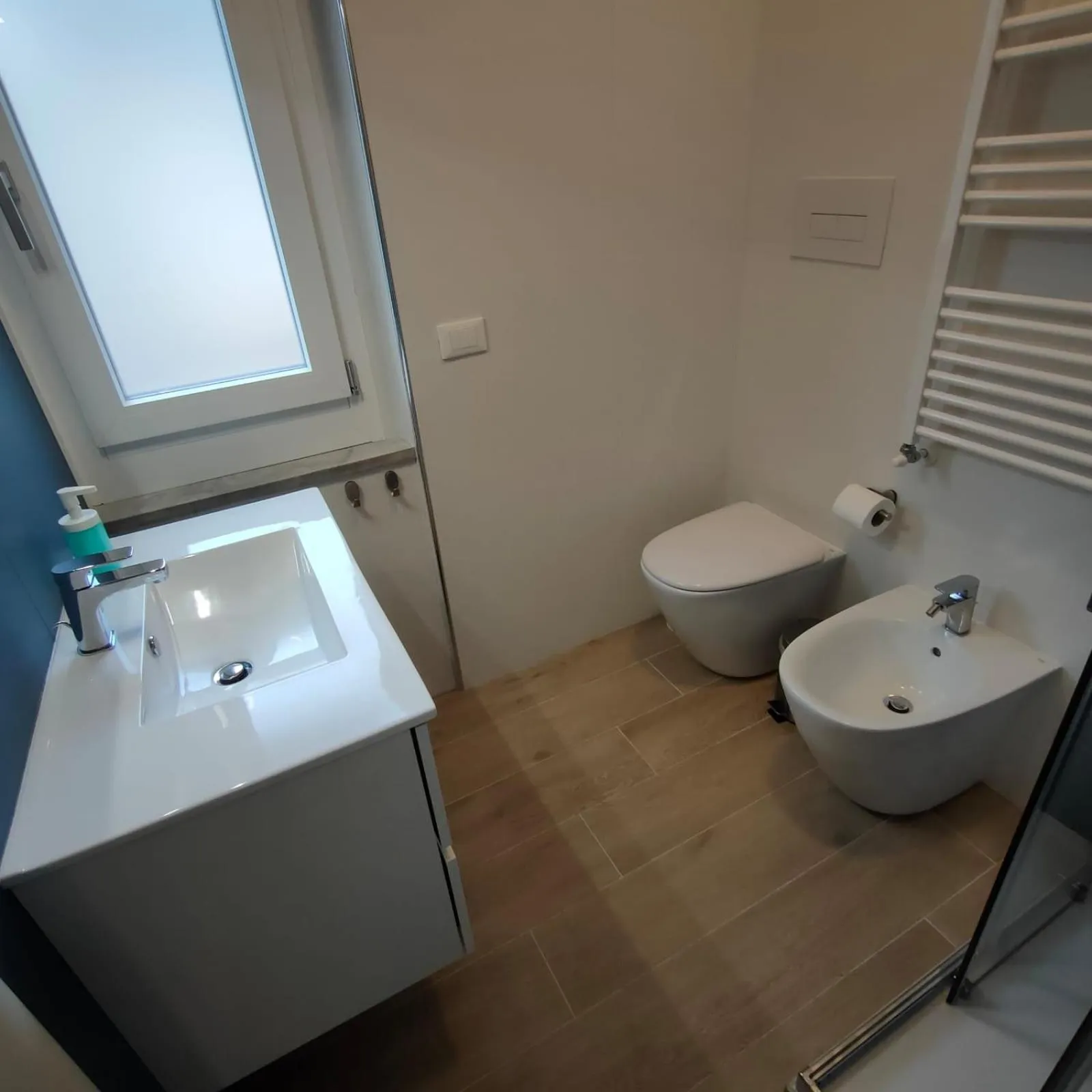 Shower in The 6th Floor