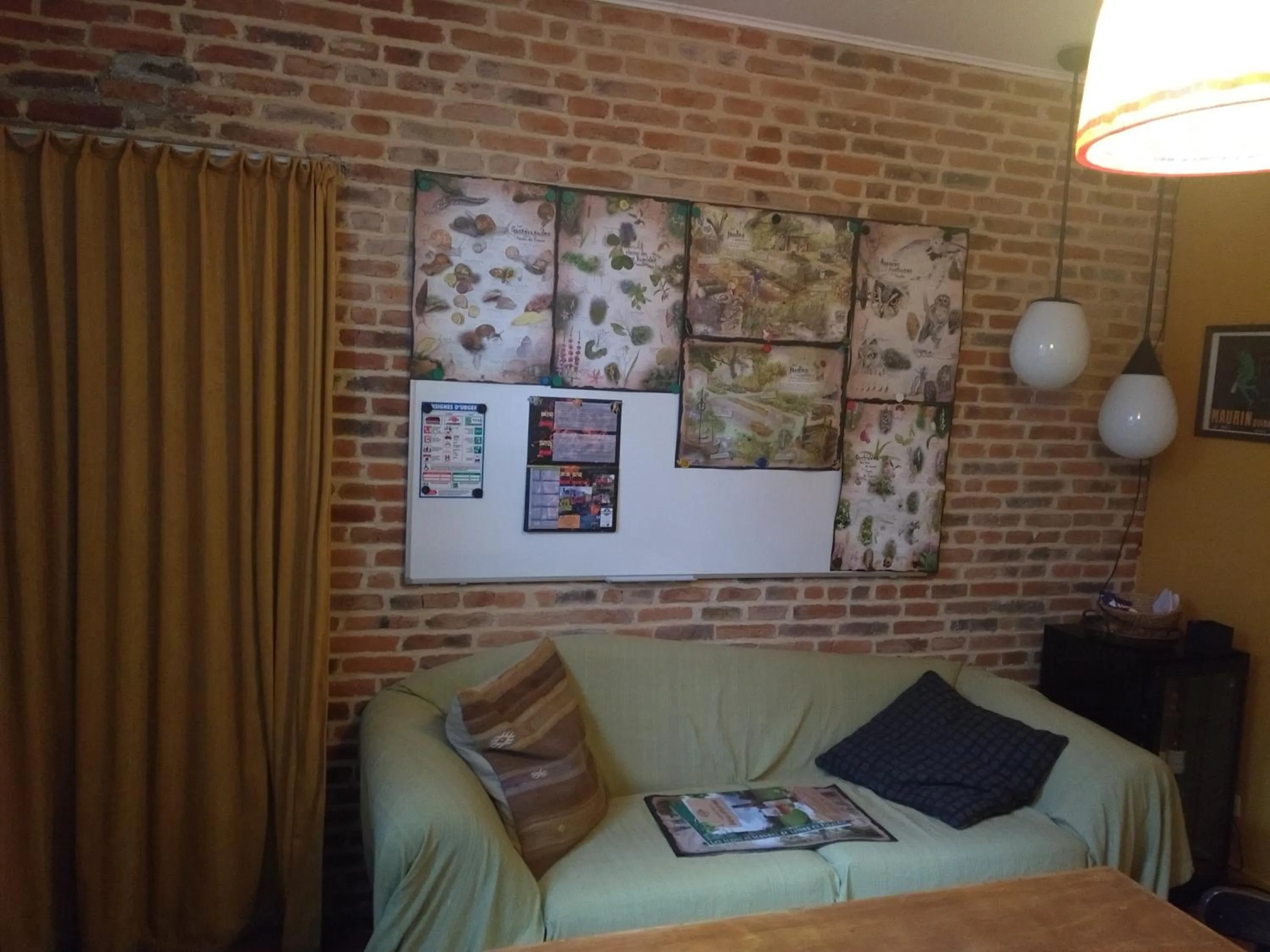 Seating area, Bed in Chambre d'hôtes L'Ermite