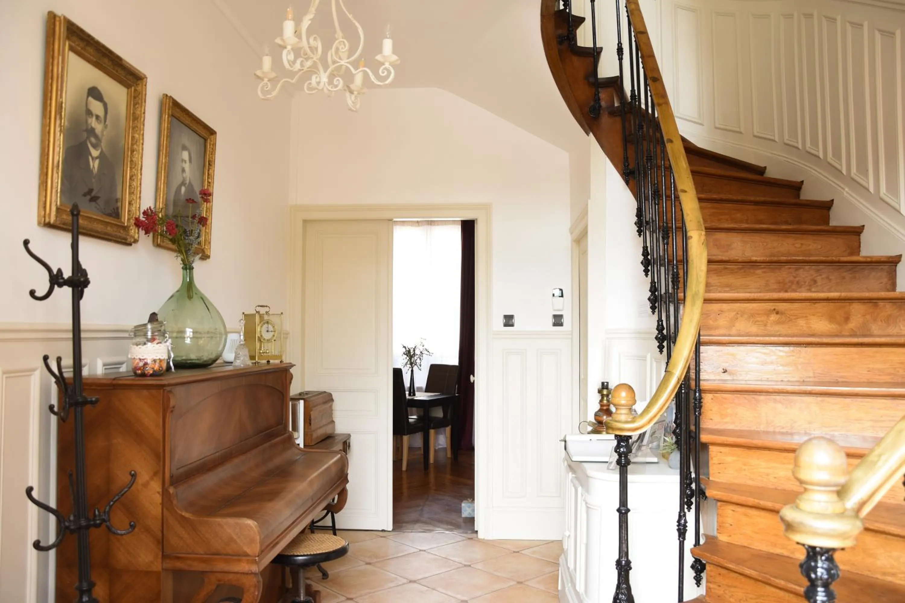 Facade/entrance in Champagne Philippe Martin