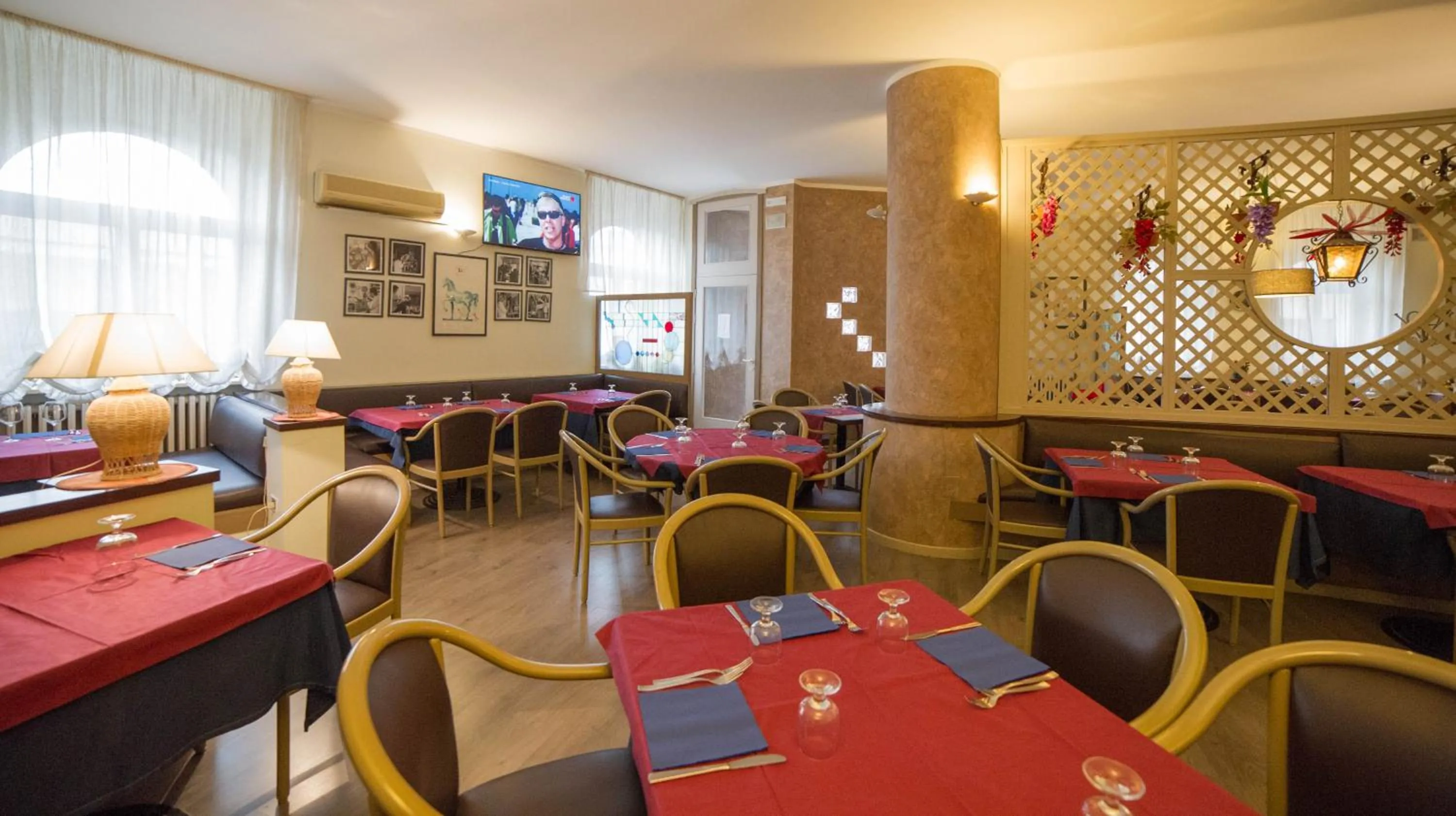 Restaurant/places to eat in La Lanterna