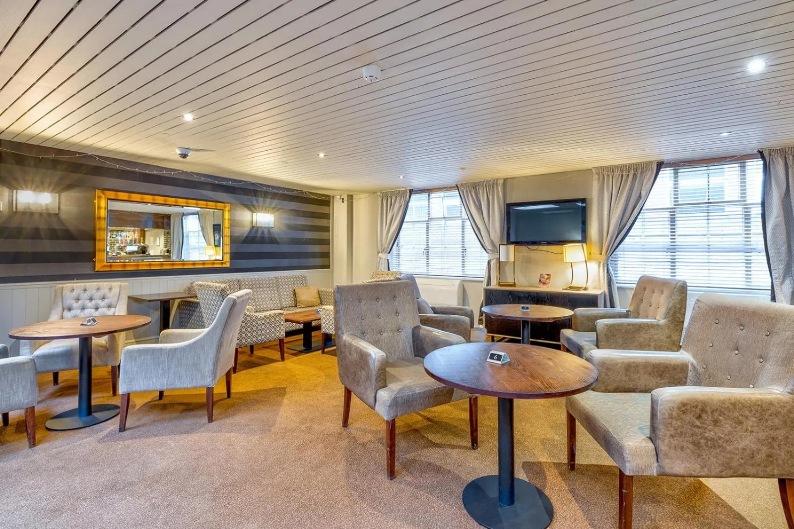 Lounge or bar in The Derby Conference Centre and Hotel