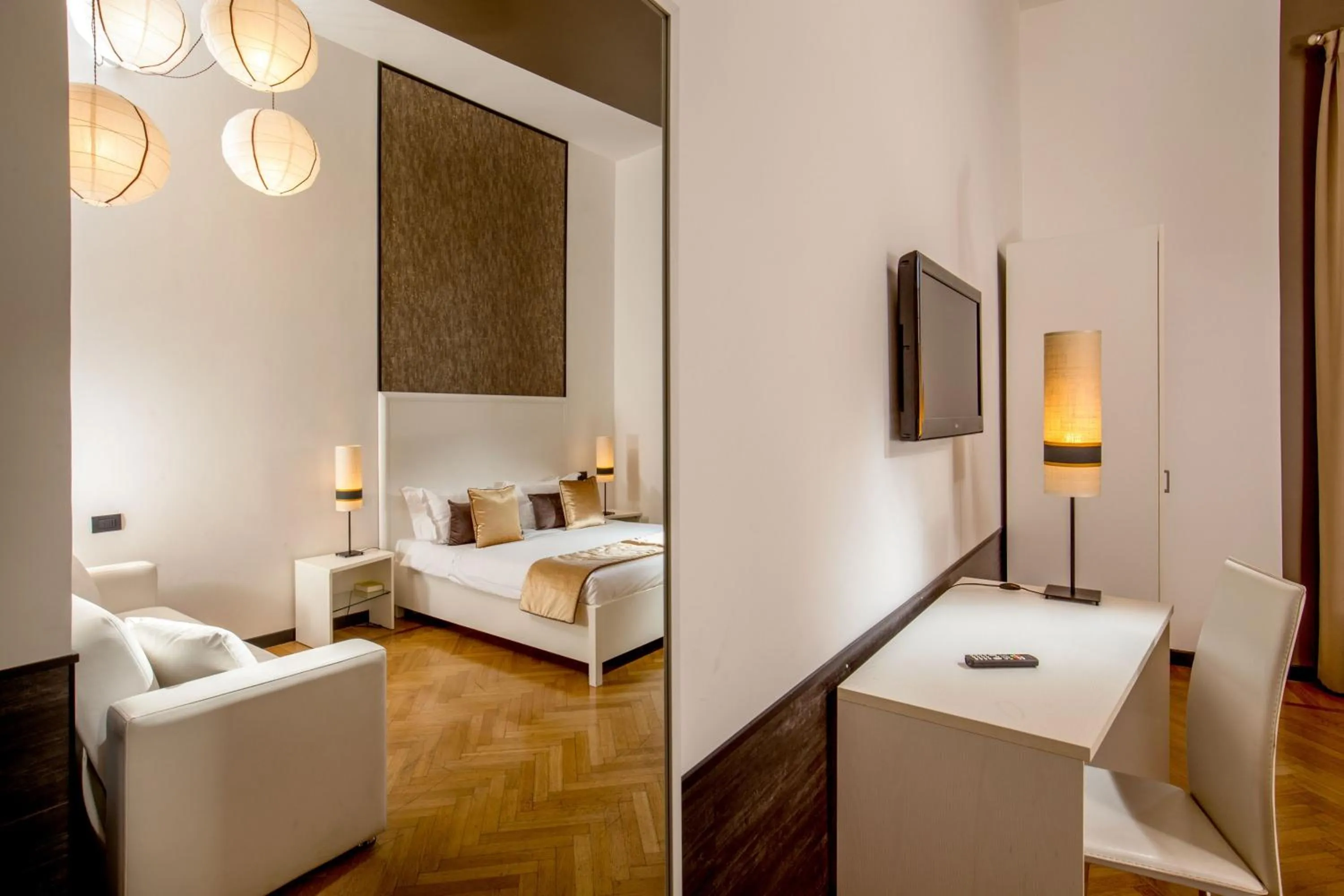 Bedroom, Bed in Domus Liberius - Rome