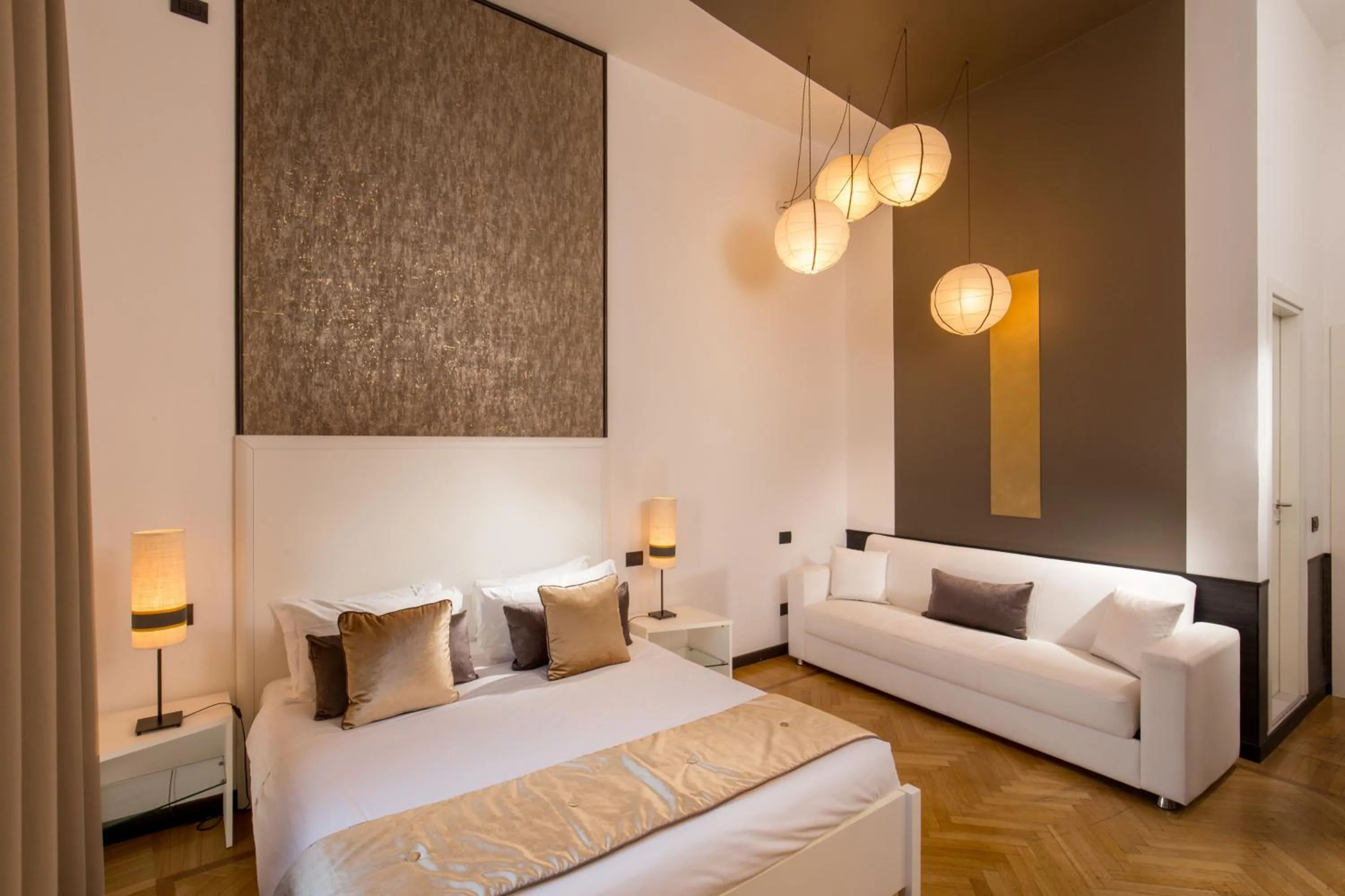 Bedroom, Bed in Domus Liberius - Rome