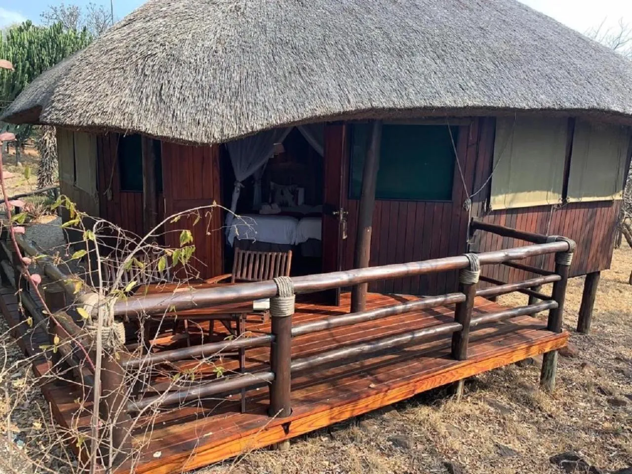 Facade/entrance in Shayamoya Tiger Fishing and Game Lodge