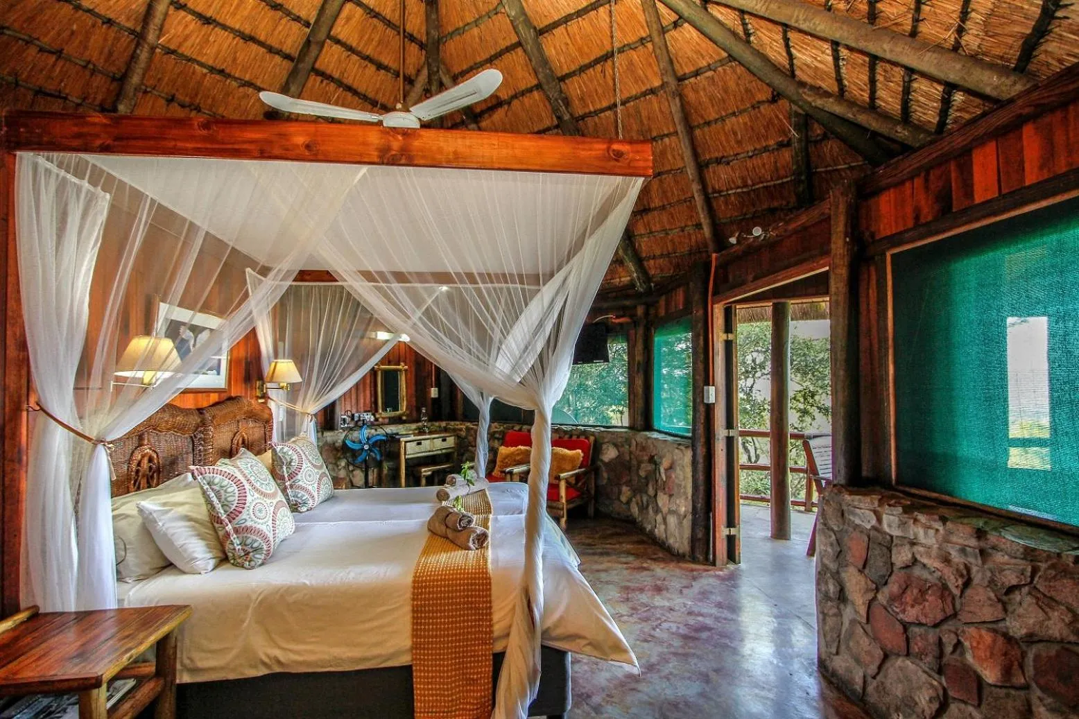 Bed in Shayamoya Tiger Fishing and Game Lodge