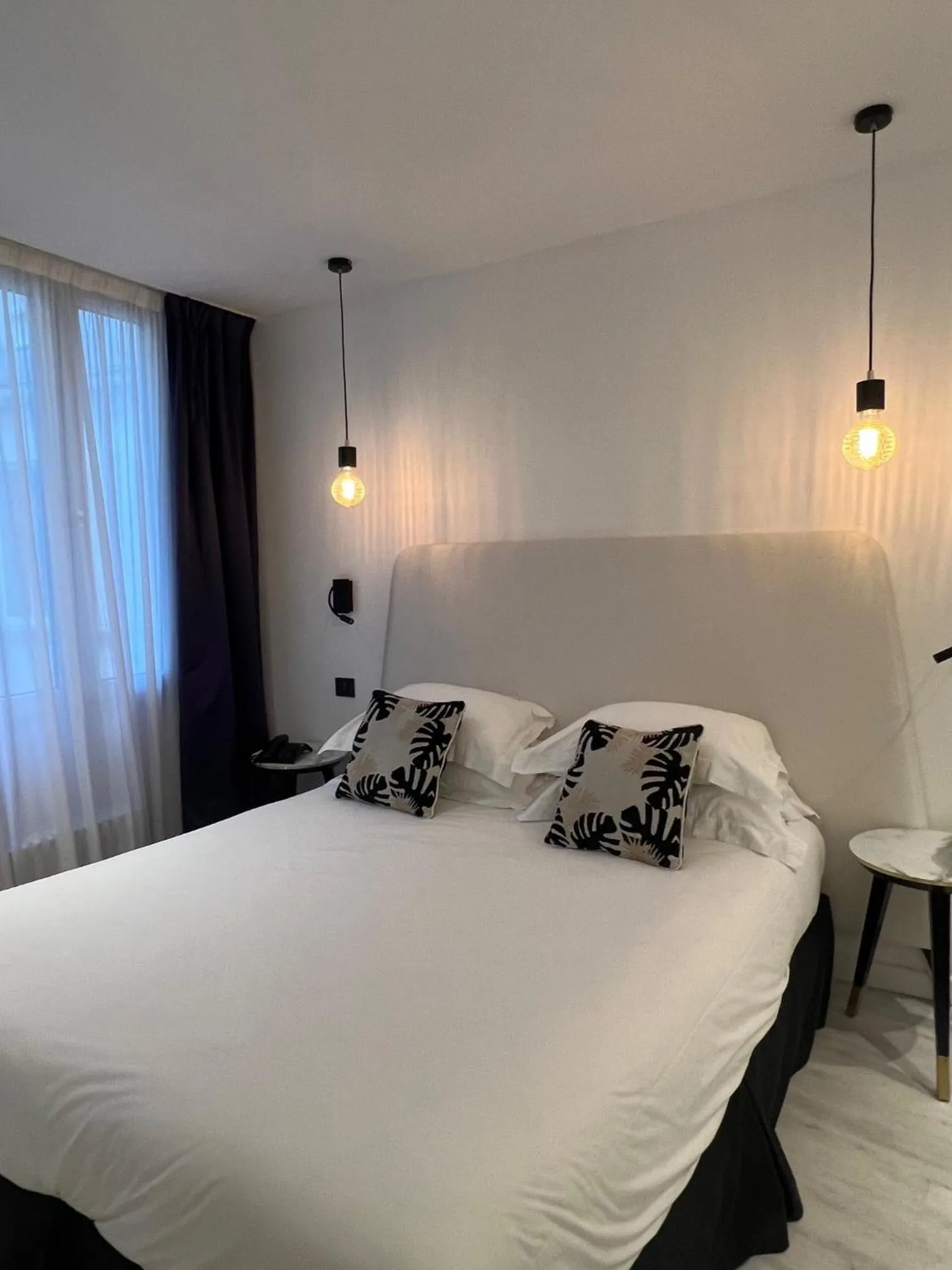 Bed in Hotel Massena