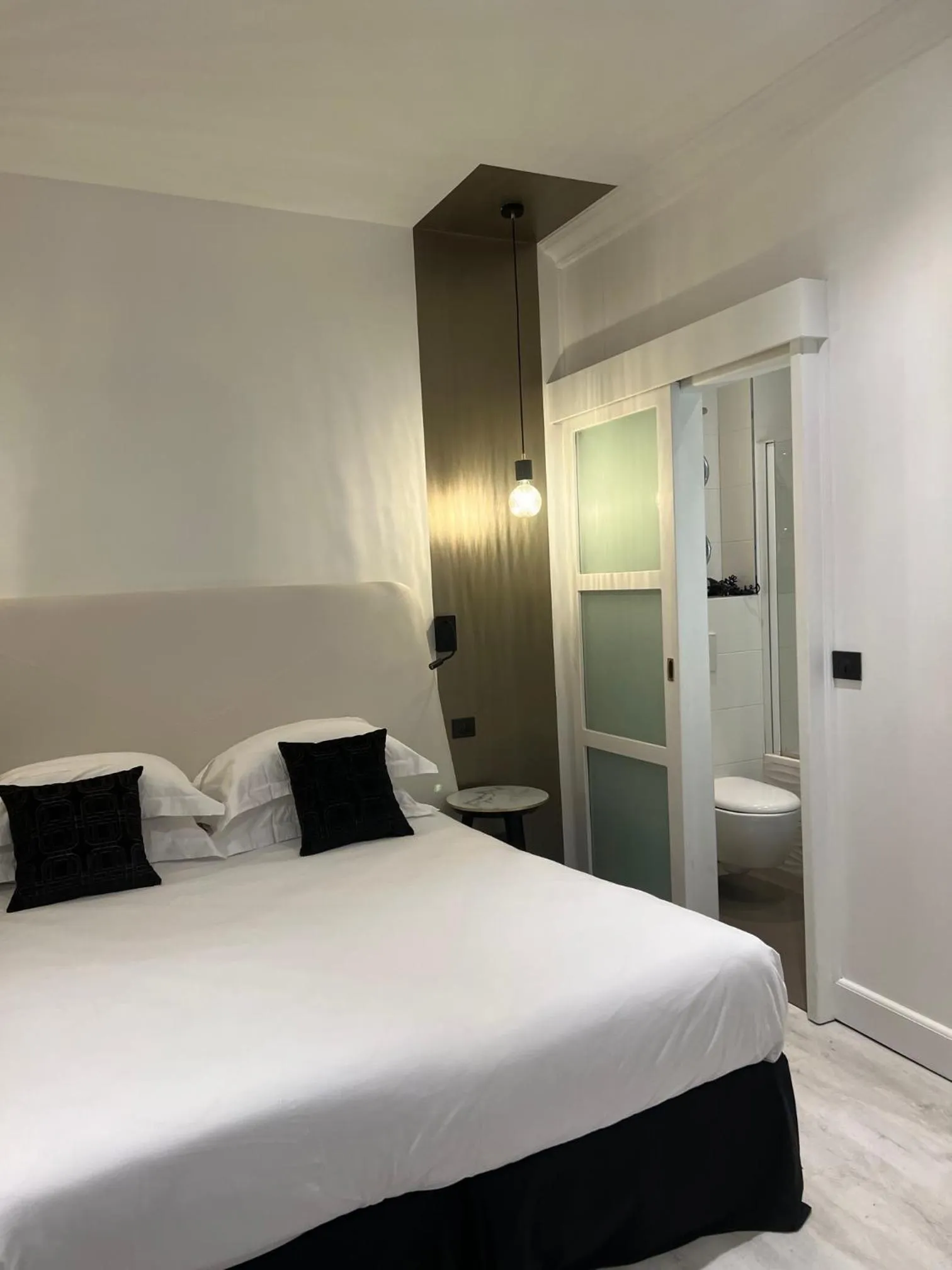 Bed in Hotel Massena