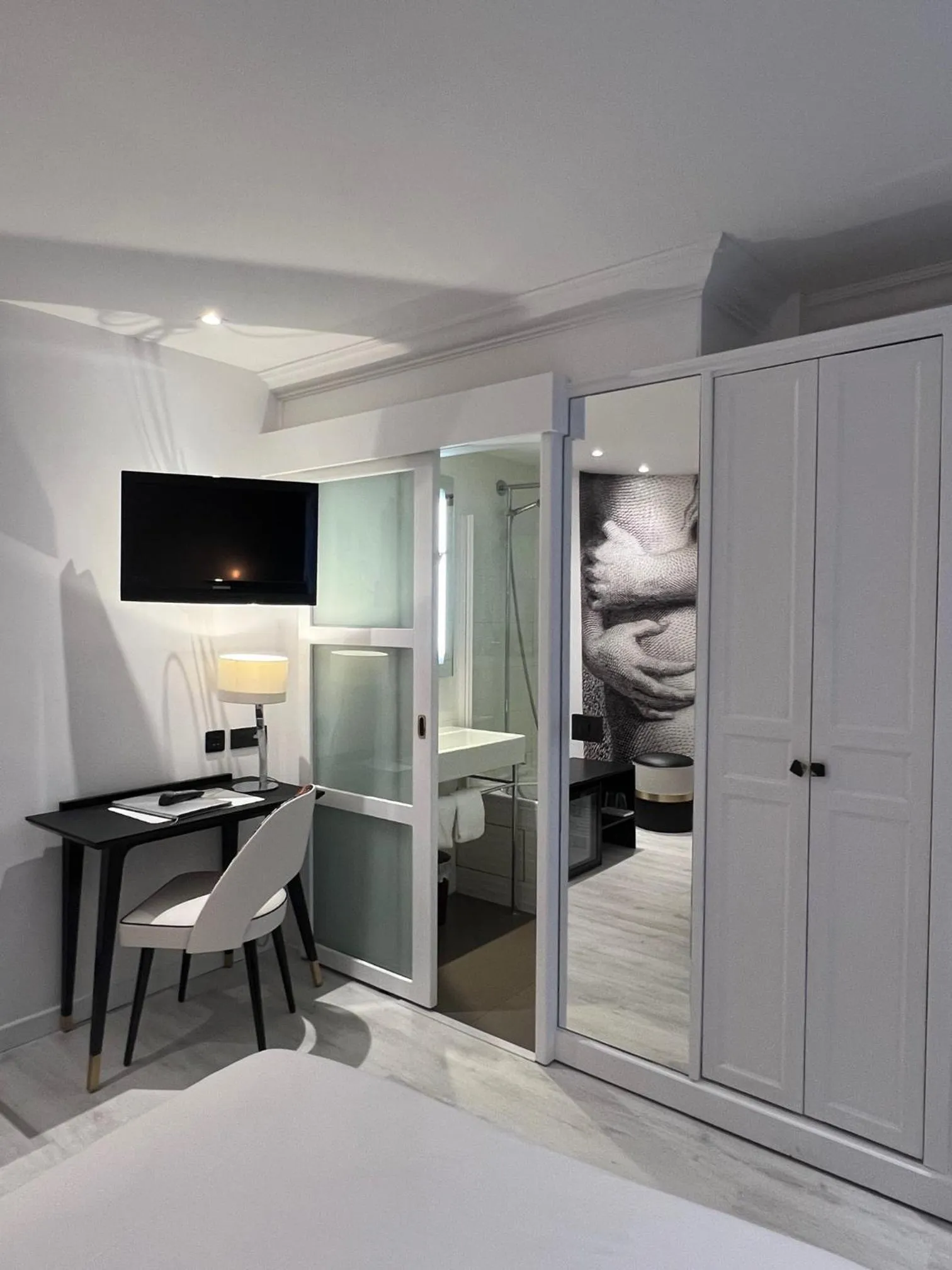 Bed in Hotel Massena