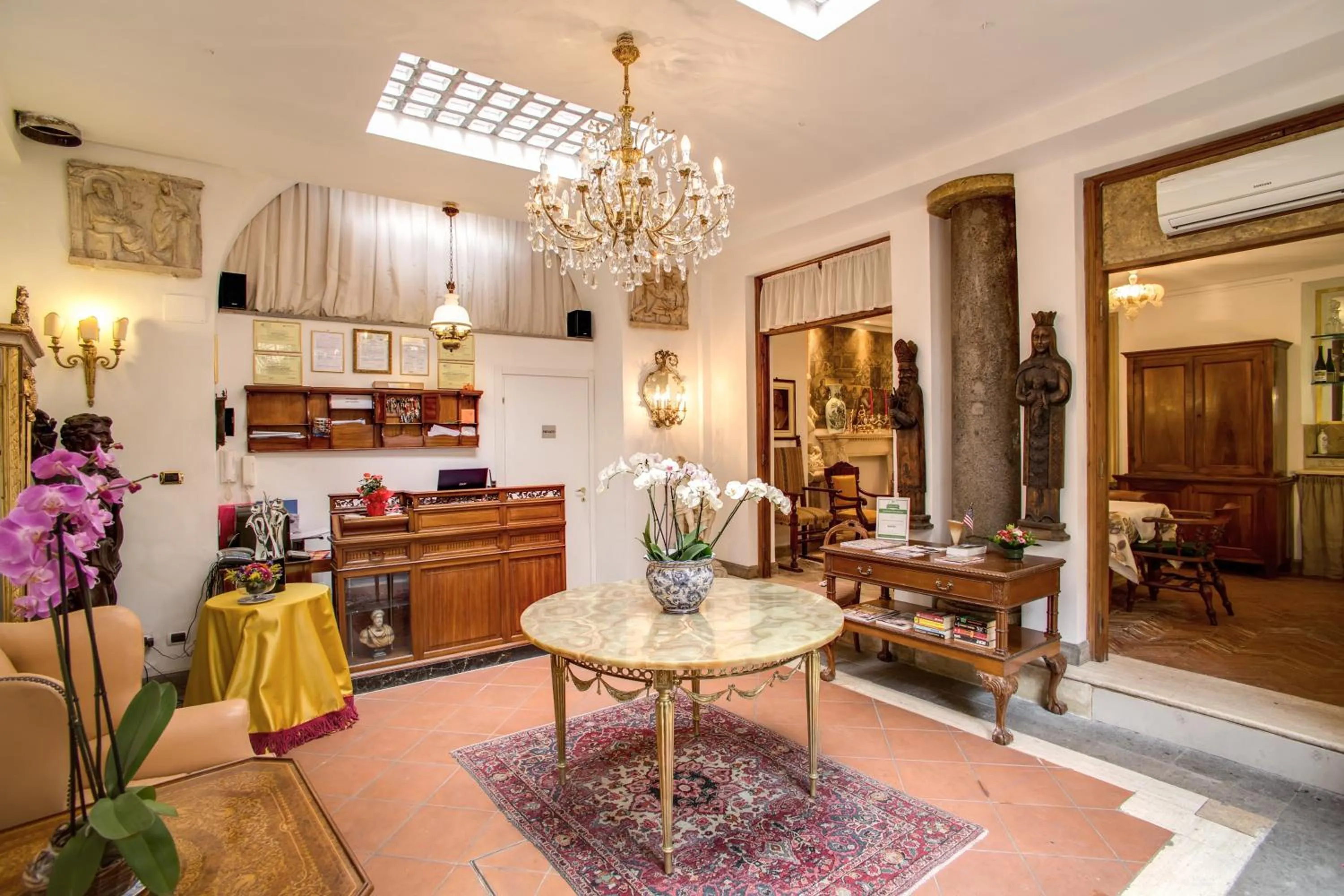 Kitchen or kitchenette in Navona Gallery Suites