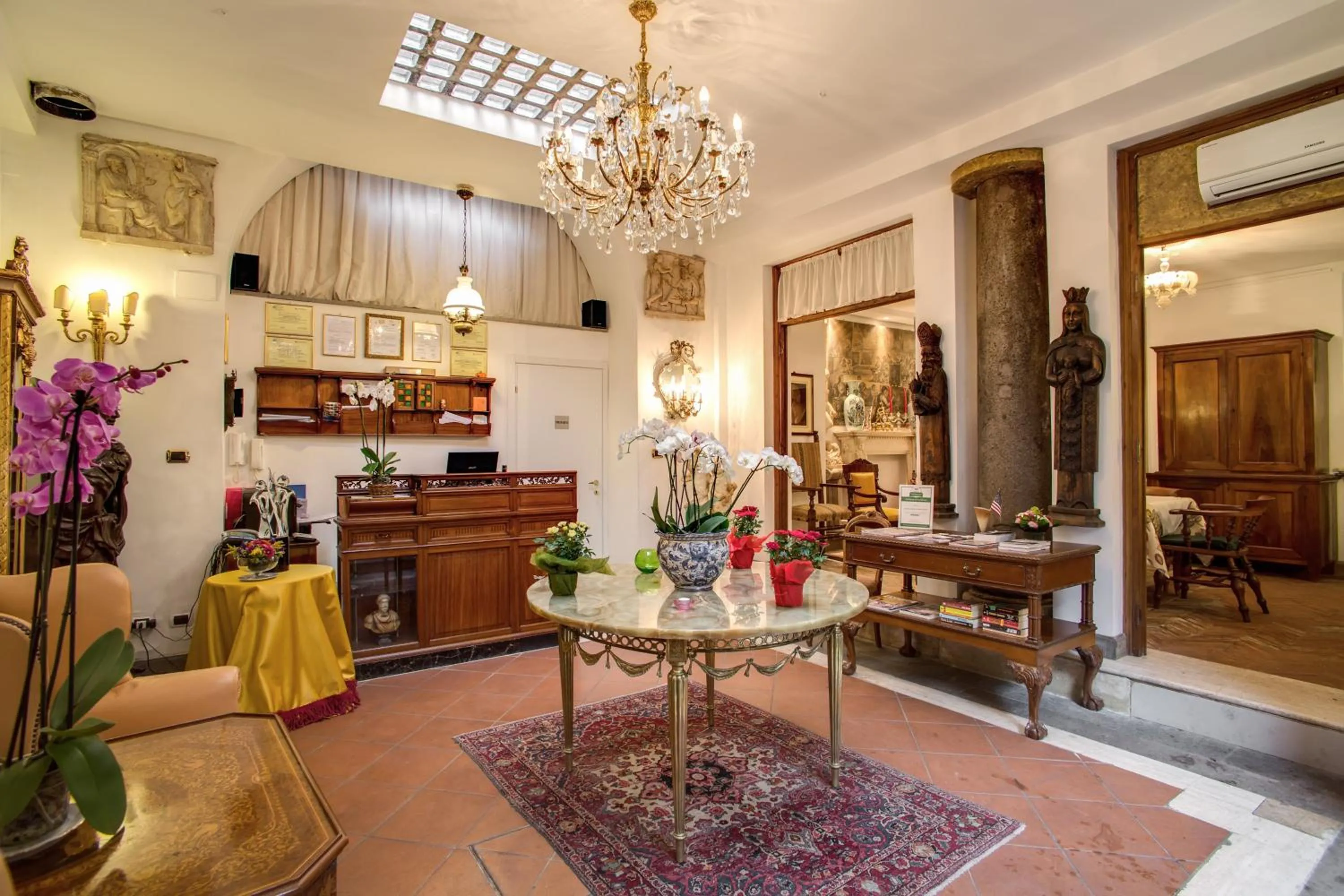 Lobby or reception in Navona Gallery Suites