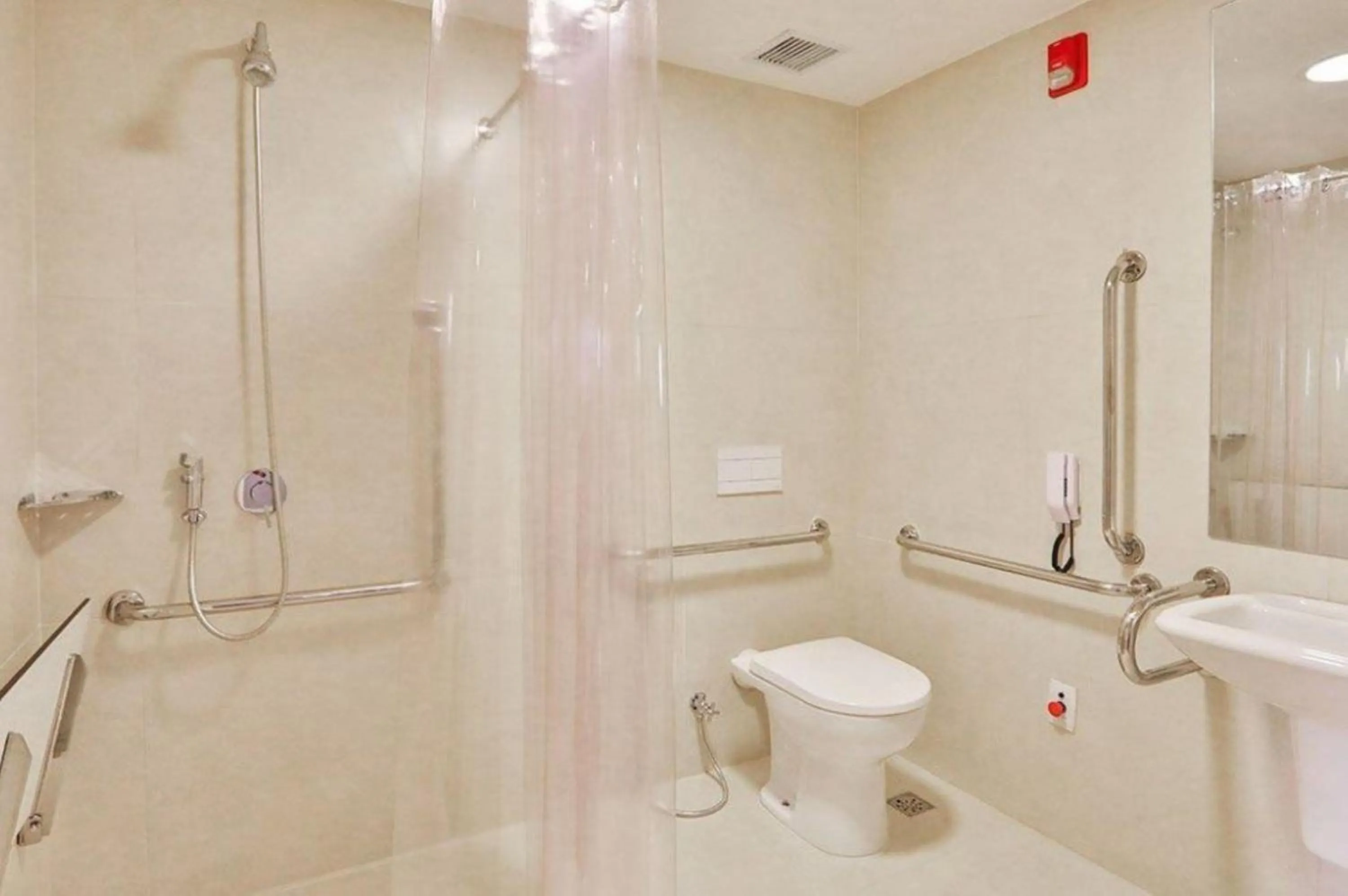 Shower in Transamerica Fit Jaguariúna