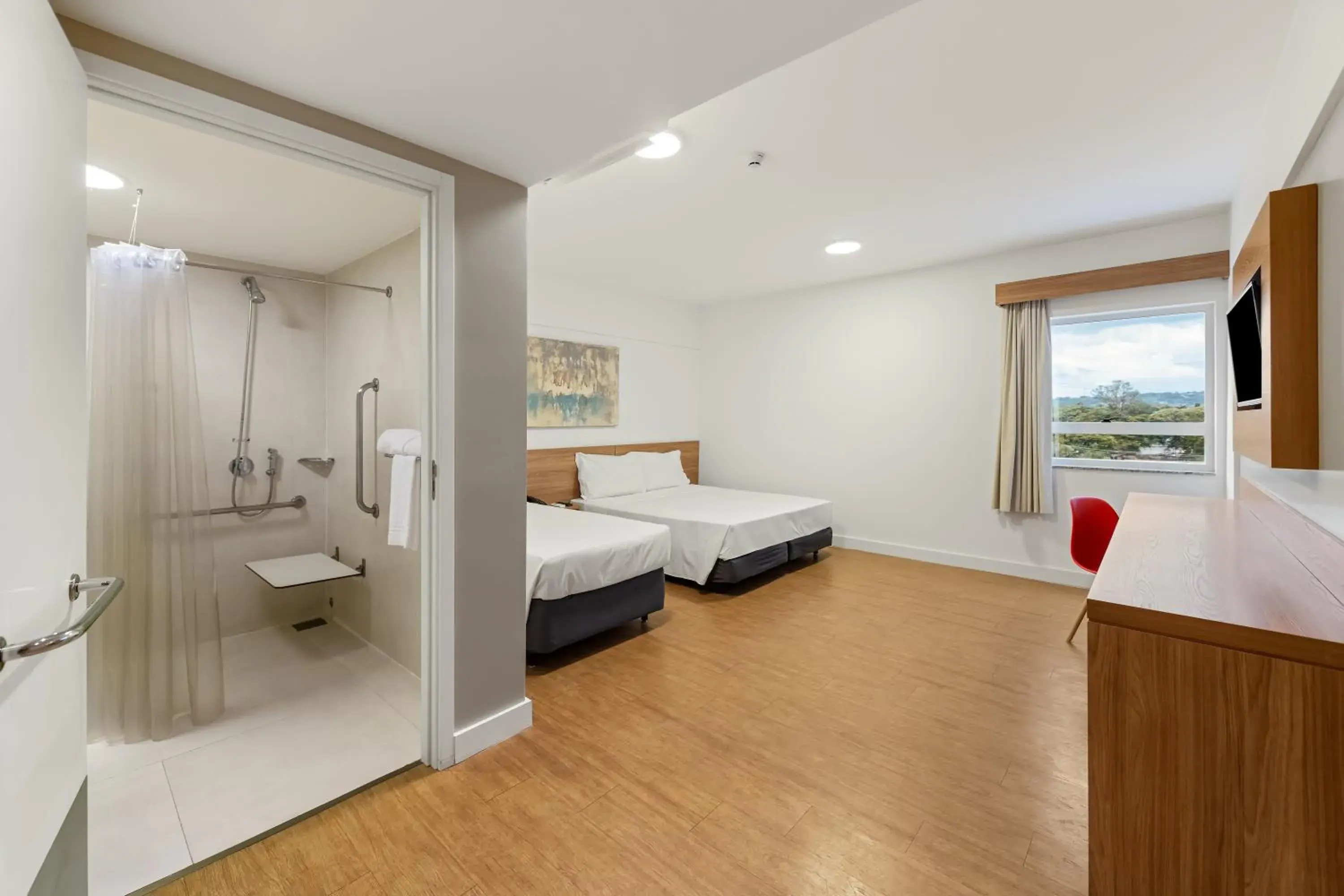 Triple Room - Disability Access in Blue Tree Towers Jaguariúna Triple Room - Disability Access in Blue Tree Towers Jaguariúna