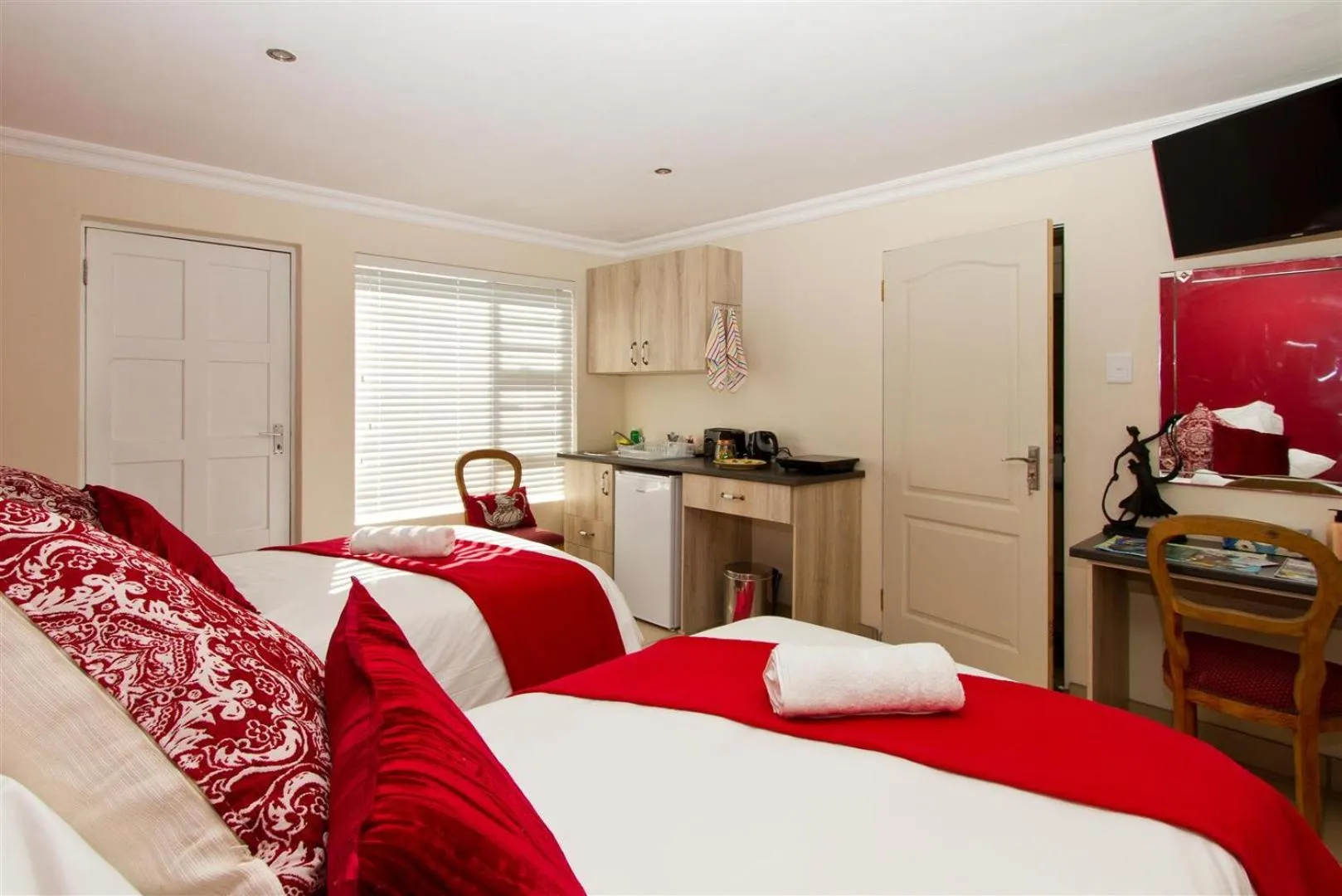 Bed in Tranquil Shores