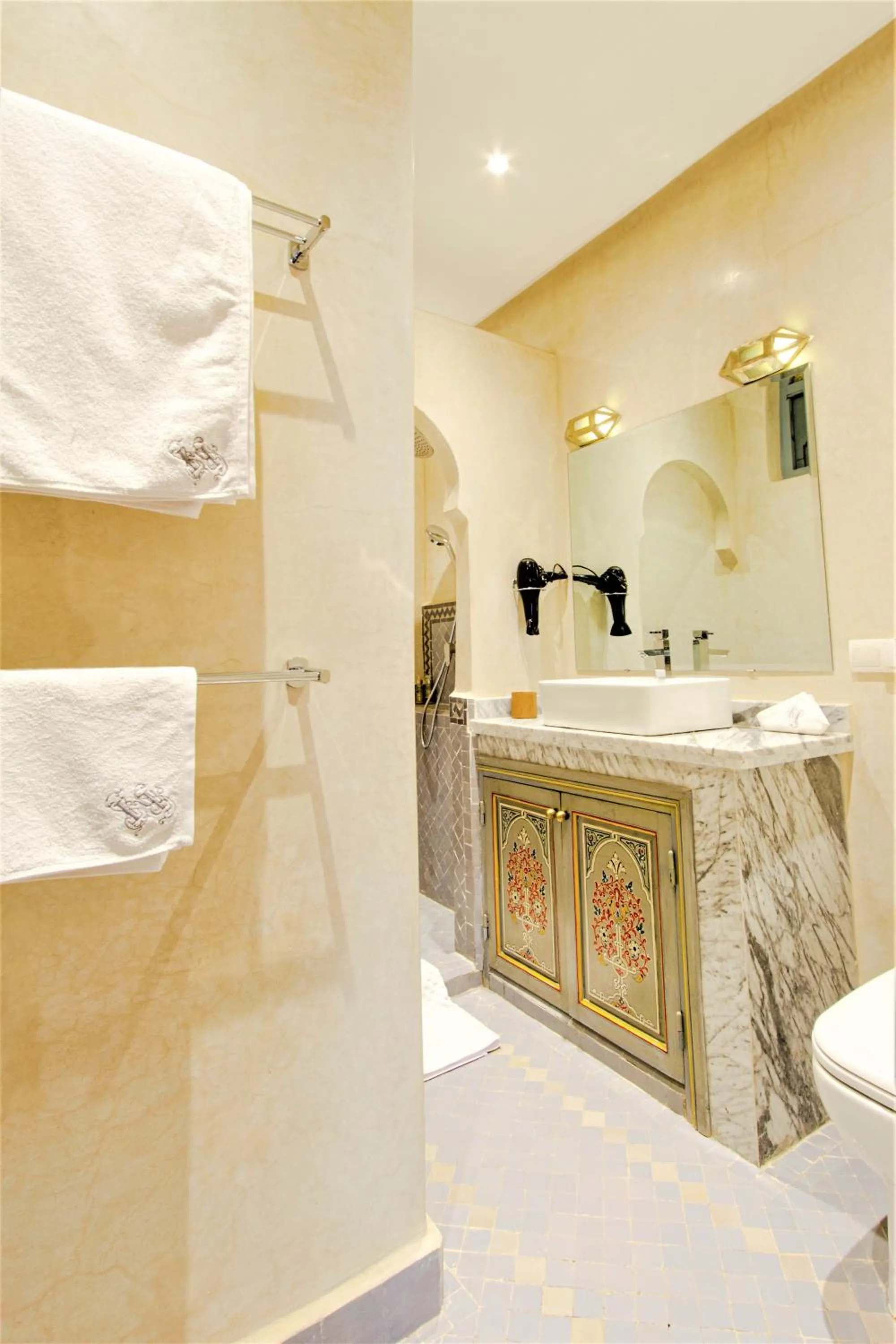 Bathroom in Riad Tahyra