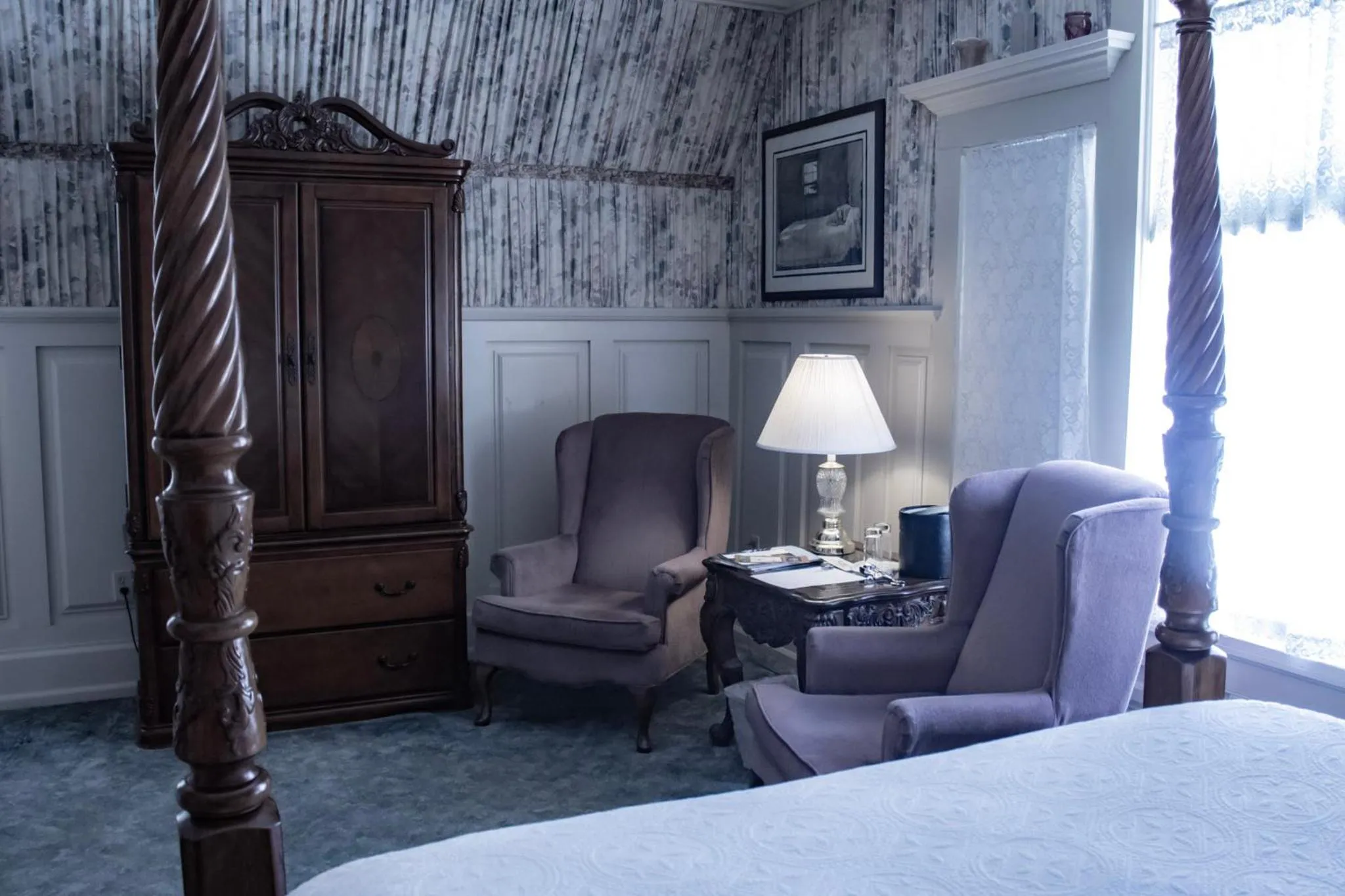 Bed in McCloud River Bed and Breakfast