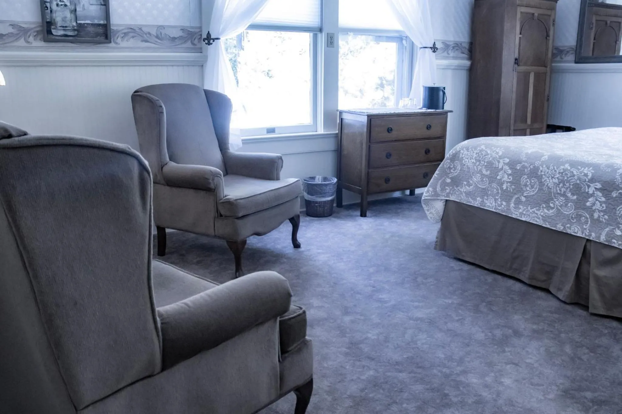 Bed in McCloud River Bed and Breakfast